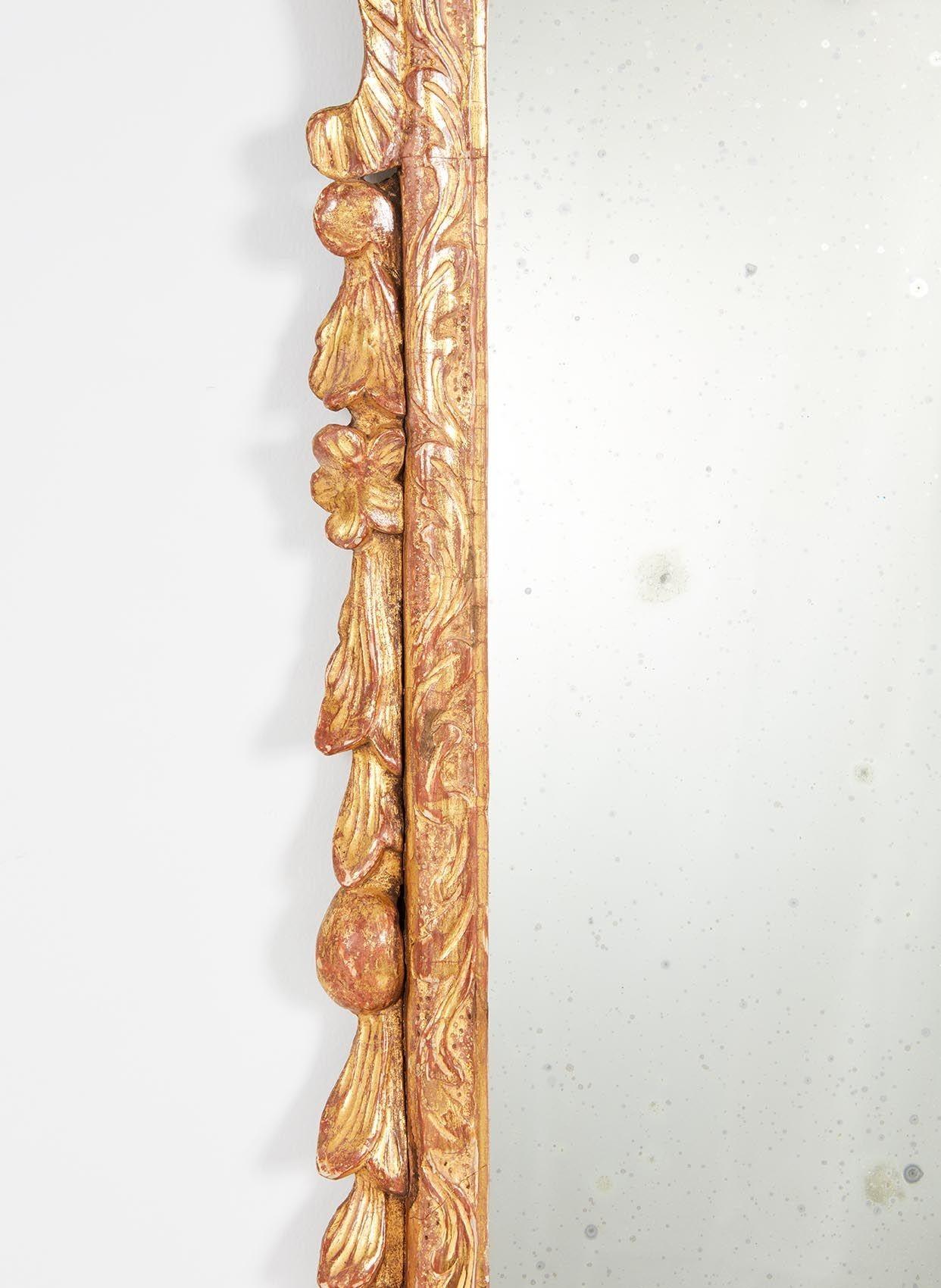 Georg II. Spiegel mit geschnitztem Gesso und Vergoldung (Handgeschnitzt)