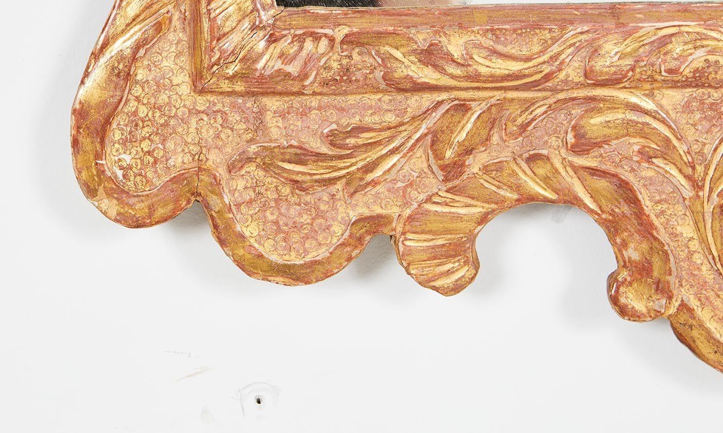 Georg II. Spiegel mit geschnitztem Gesso und Vergoldung im Zustand „Gut“ in Greenwich, CT