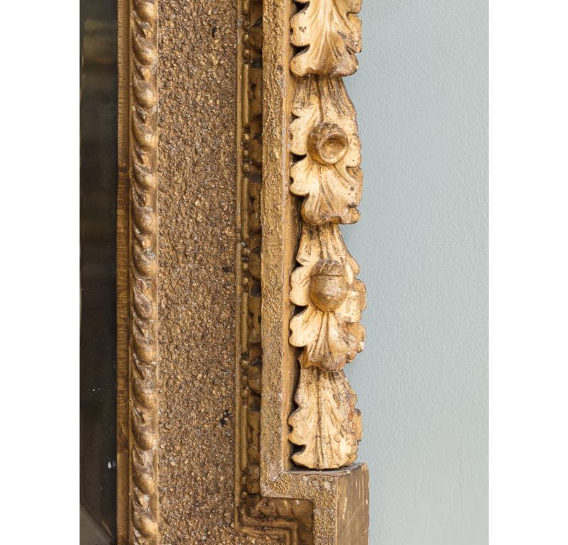 George II Carved Giltwood Kit-Kat Frame Wall Mirror In Good Condition For Sale In London, GB