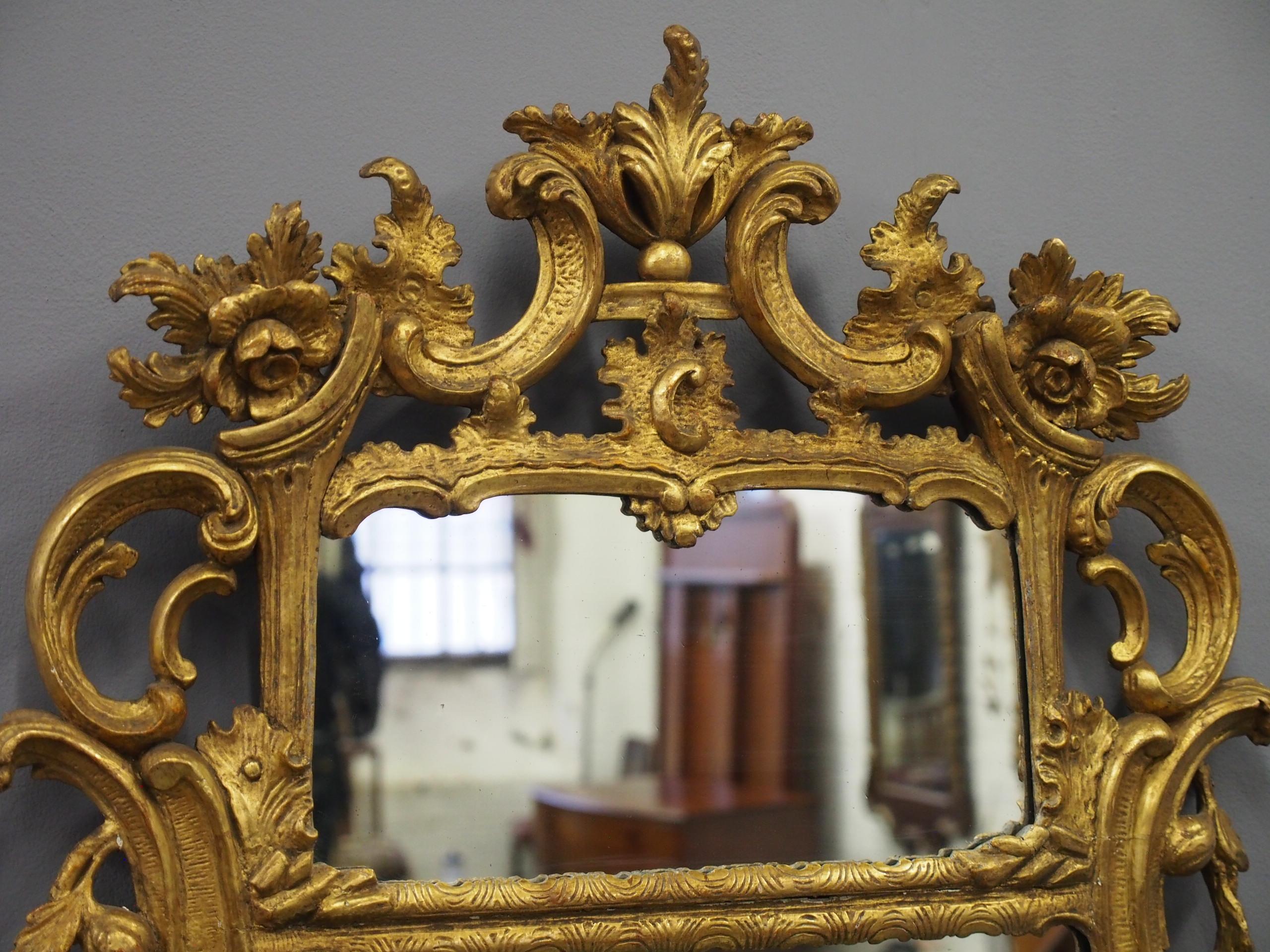 George II Carved Giltwood Mirror In Good Condition For Sale In Edinburgh, GB