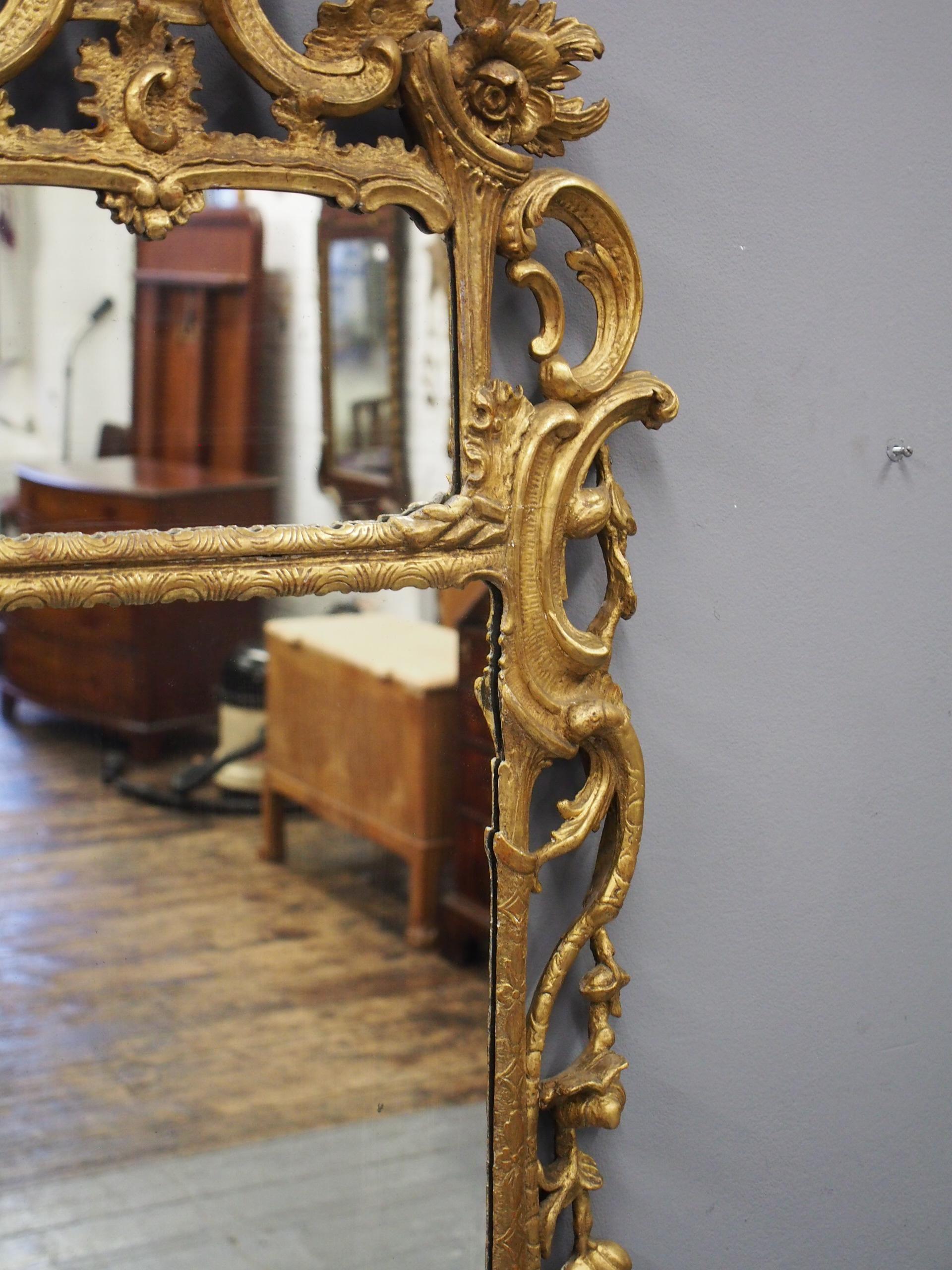George II Carved Giltwood Mirror For Sale 1