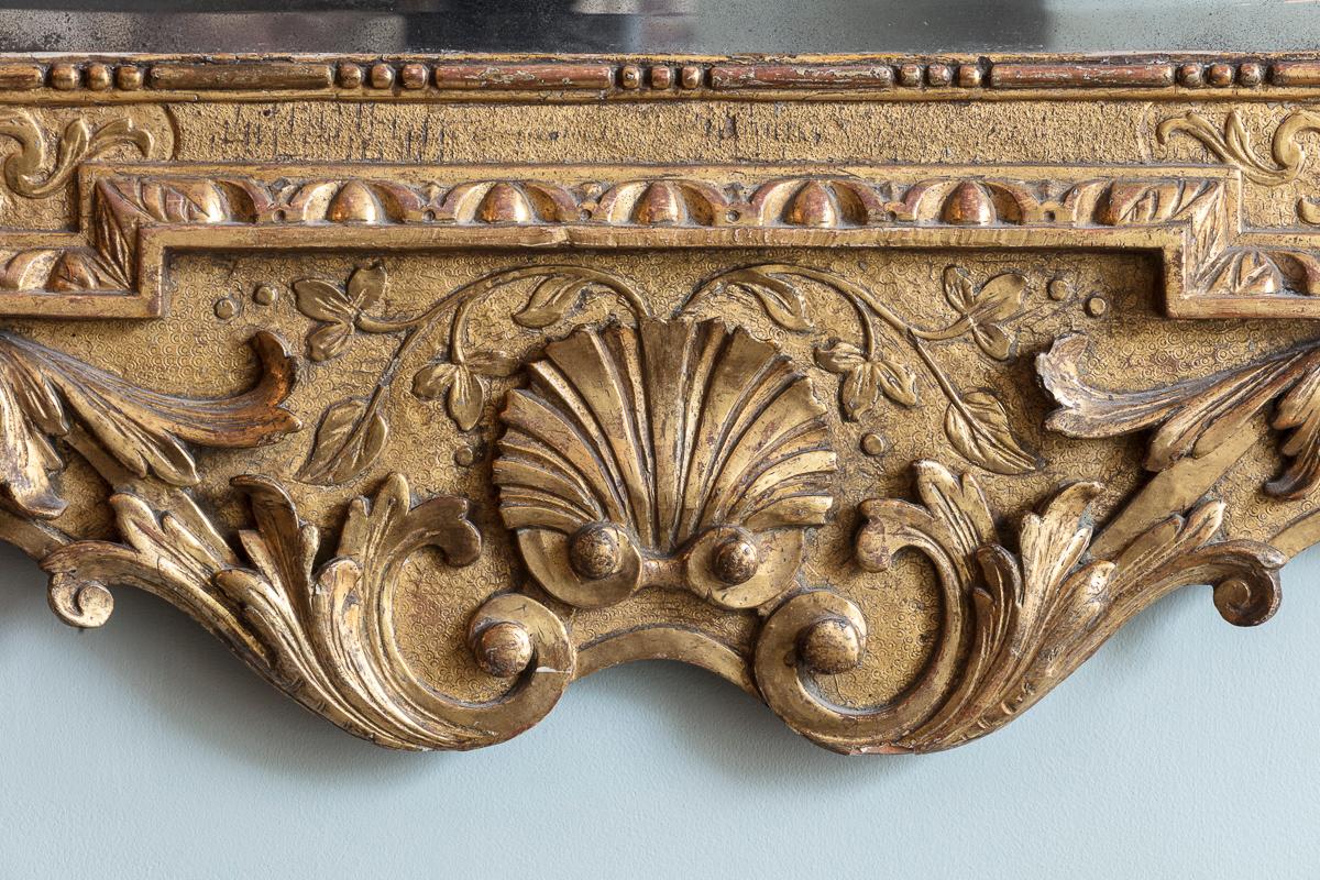 Palladianischer Spiegel aus geschnitztem Giltwood George II (Geschnitzt) im Angebot