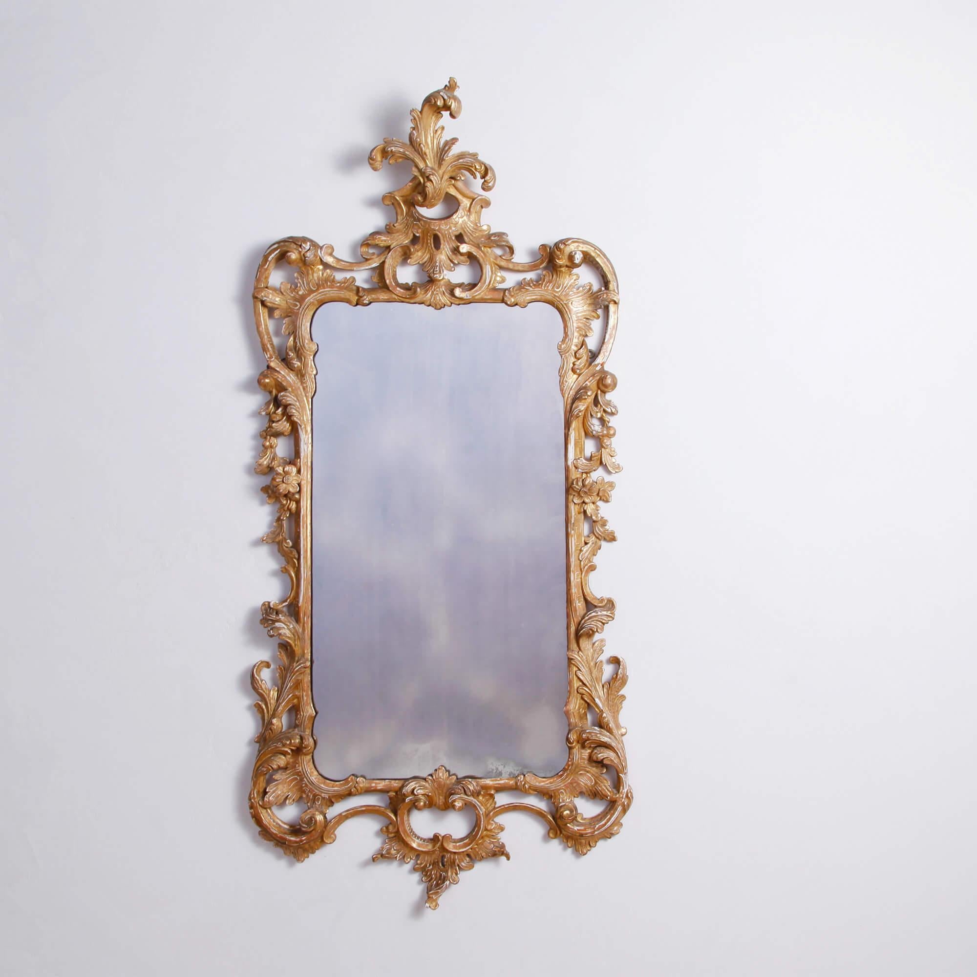Rococo Miroir rococo en bois doré sculpté George II en vente