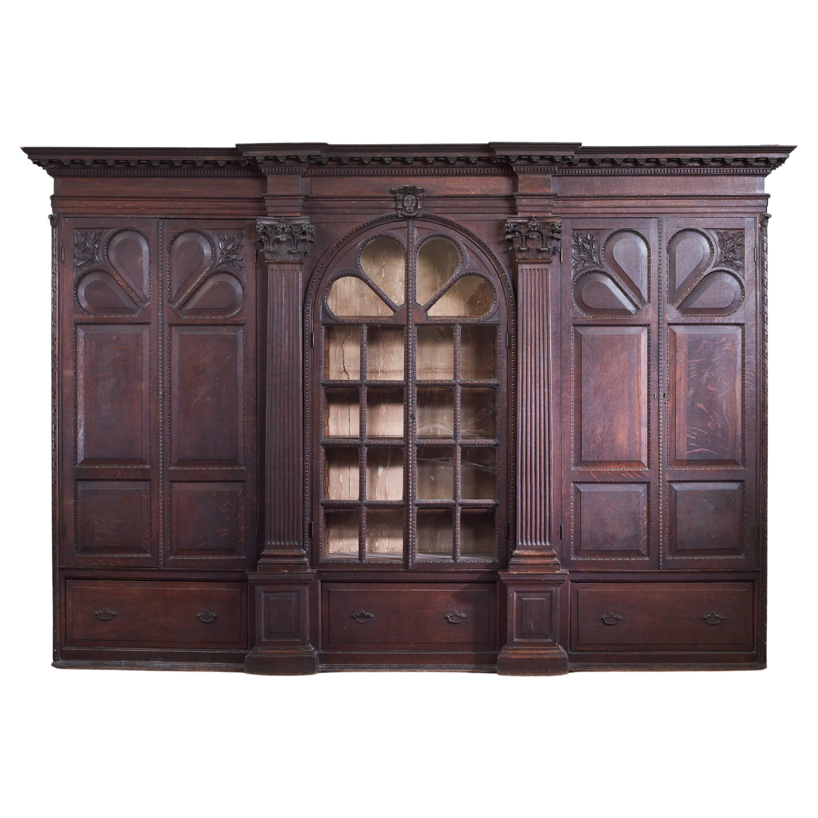 Bibliothèque George II en Oak sculpté en vente