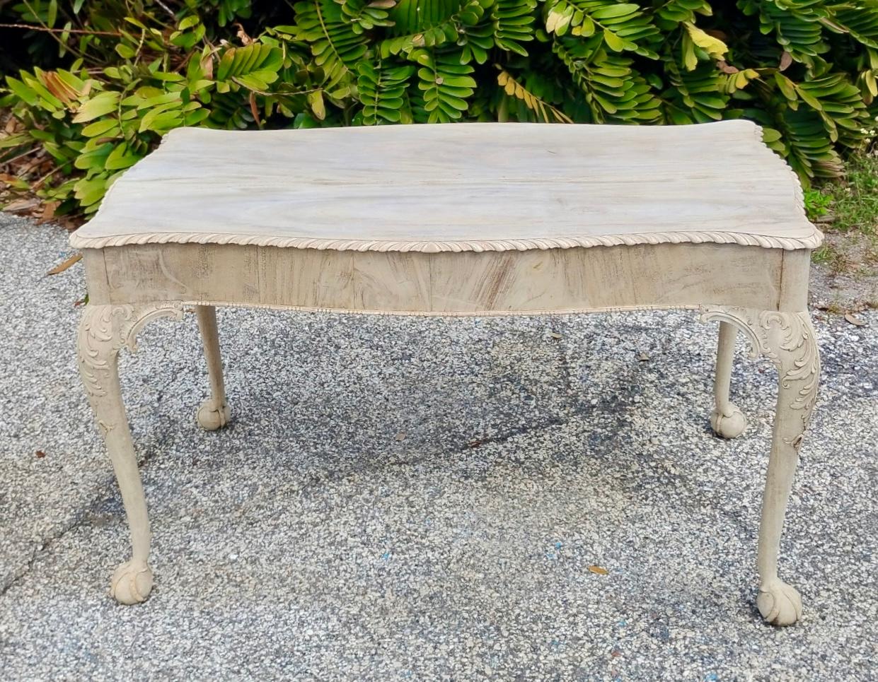 Table de bibliothèque George II en finition acajou blanchi en vente 4