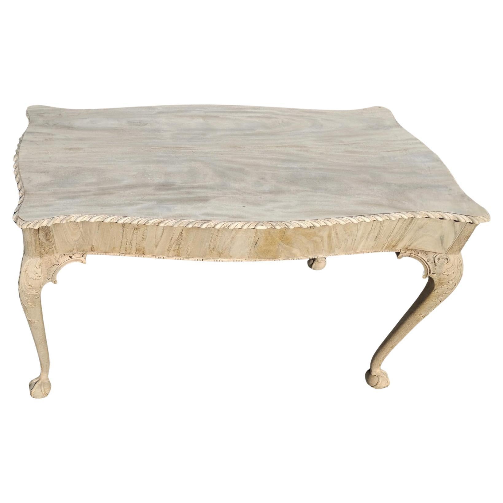 Table de bibliothèque George II en finition acajou blanchi Bon état - En vente à Bradenton, FL