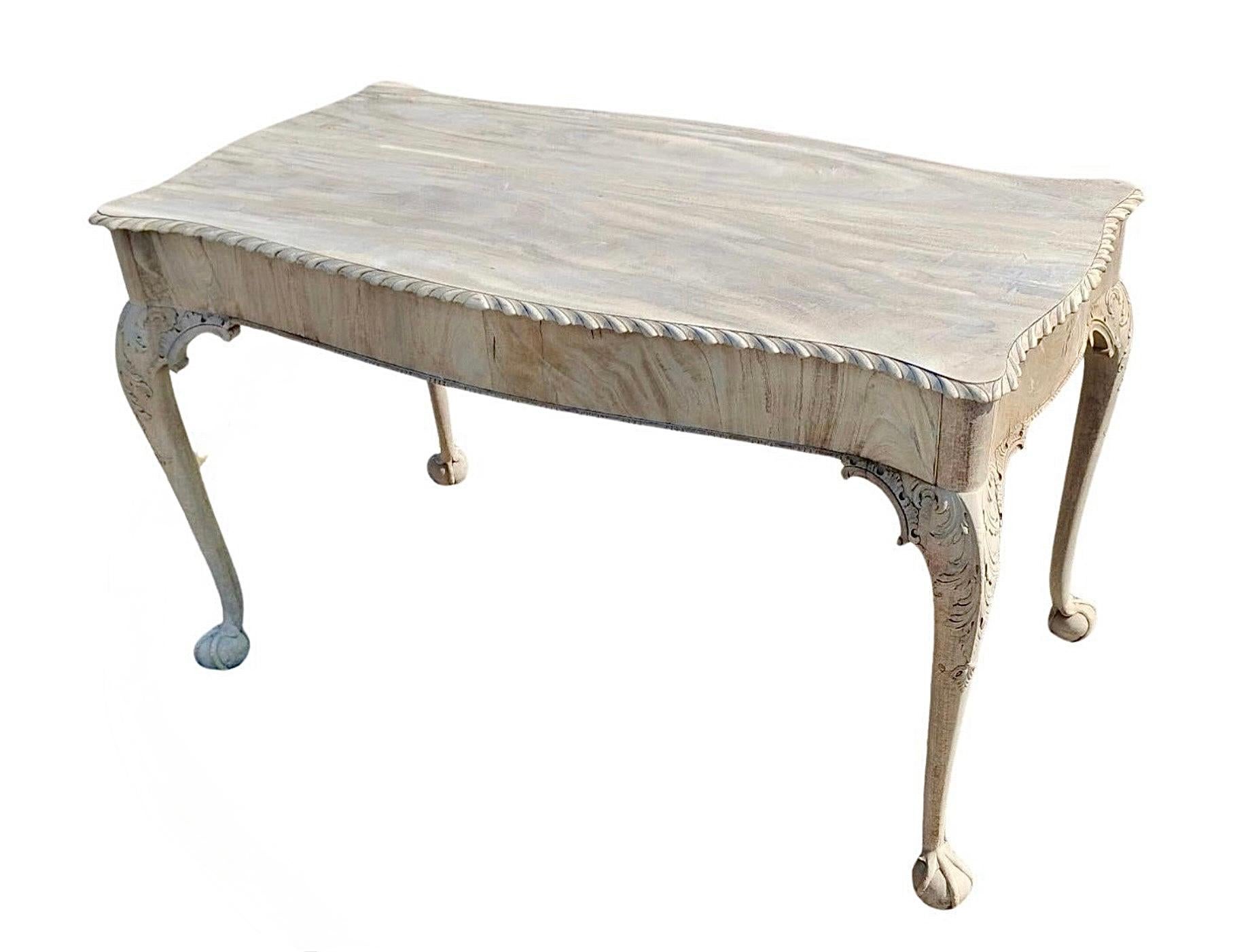 Table de bibliothèque George II en finition acajou blanchi en vente 1