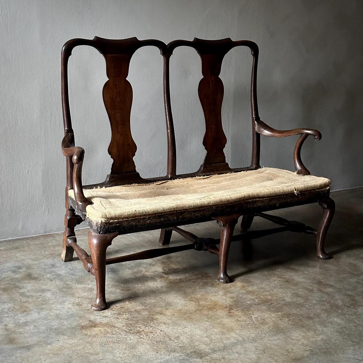 Canapé à dossier de chaise George II en vente 4