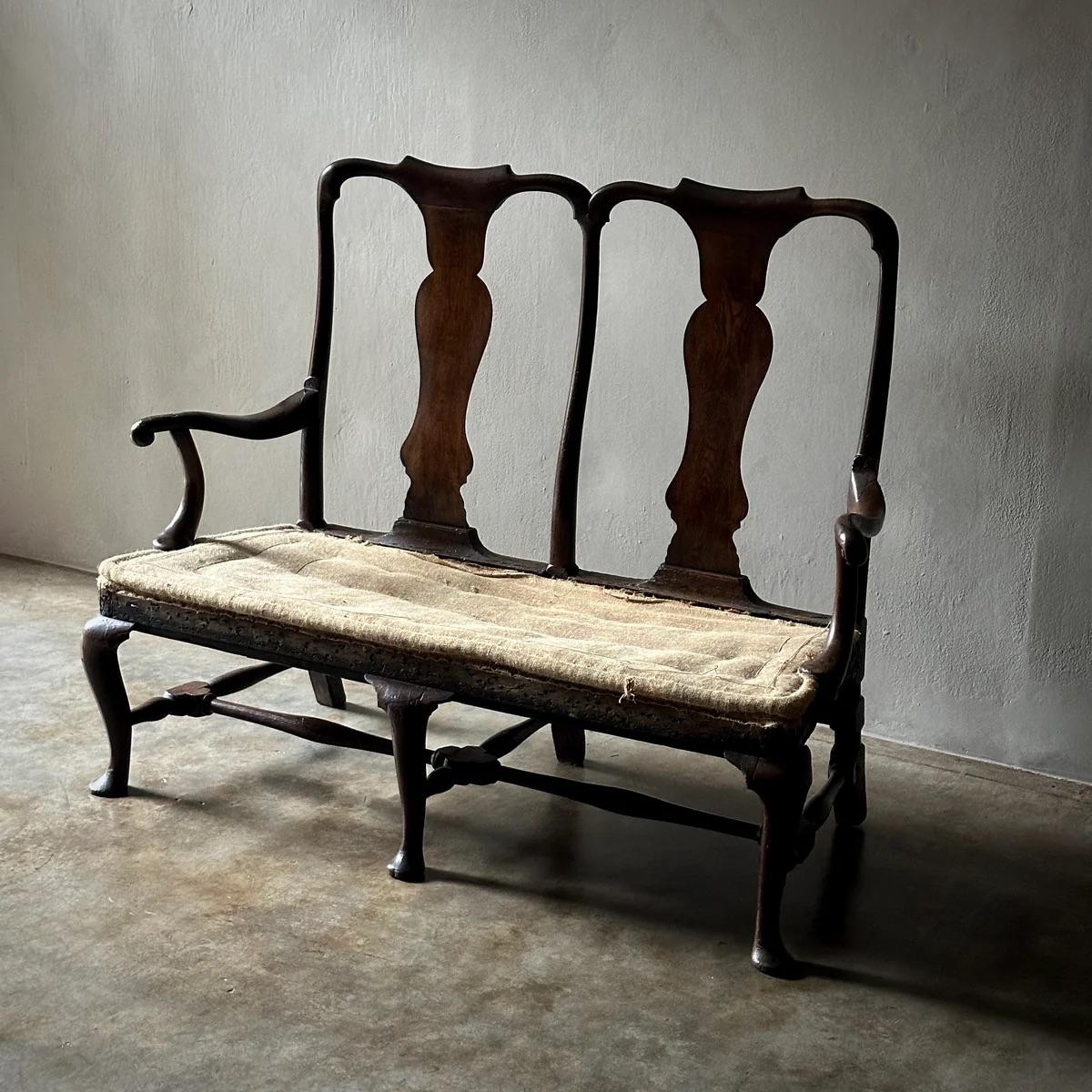 Canapé à dossier de chaise George II en vente 6