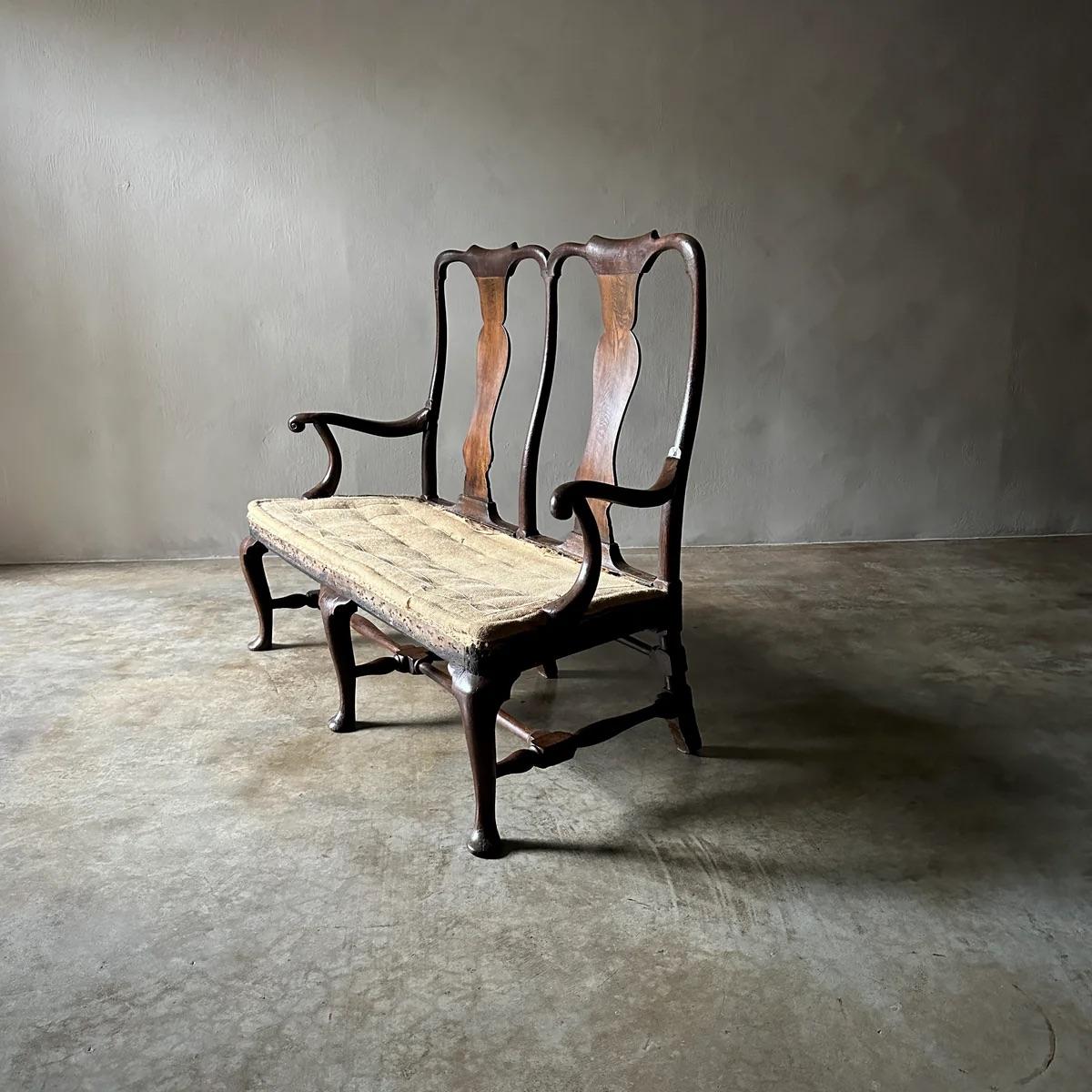 Anglais Canapé à dossier de chaise George II en vente