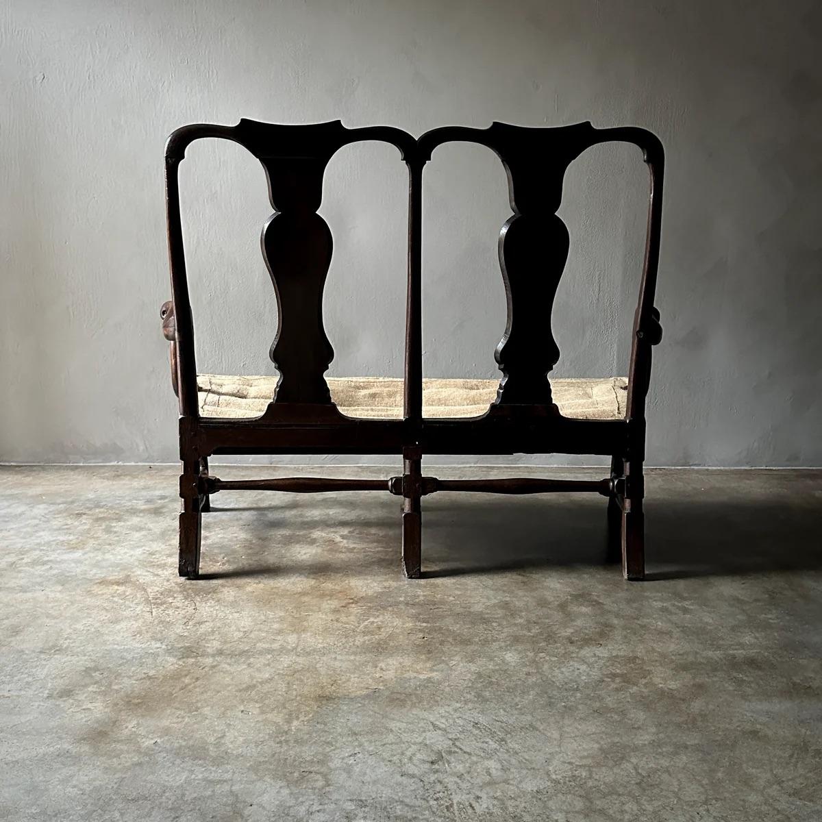 Canapé à dossier de chaise George II Bon état - En vente à Los Angeles, CA