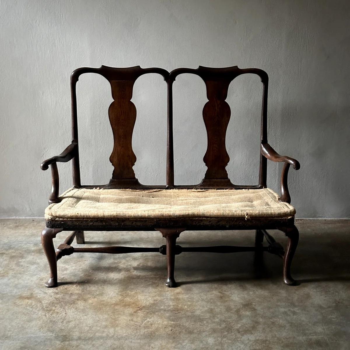 Chêne Canapé à dossier de chaise George II en vente