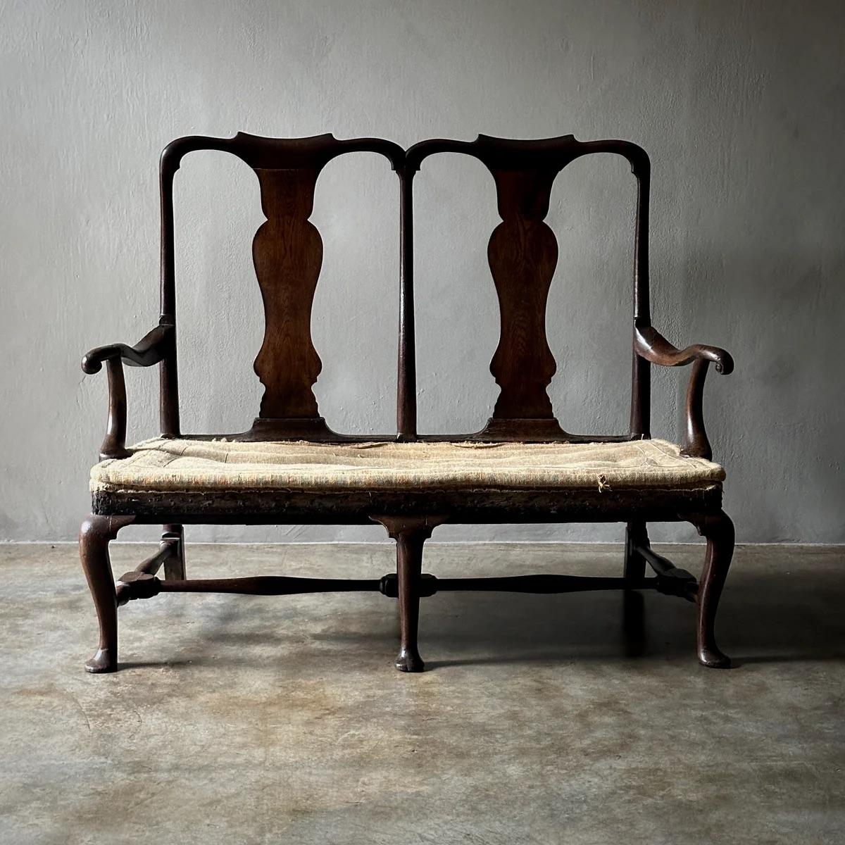 Canapé à dossier de chaise George II en vente 2