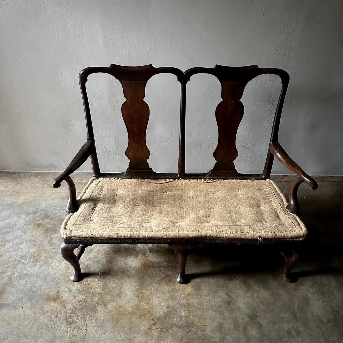Canapé à dossier de chaise George II en vente 3