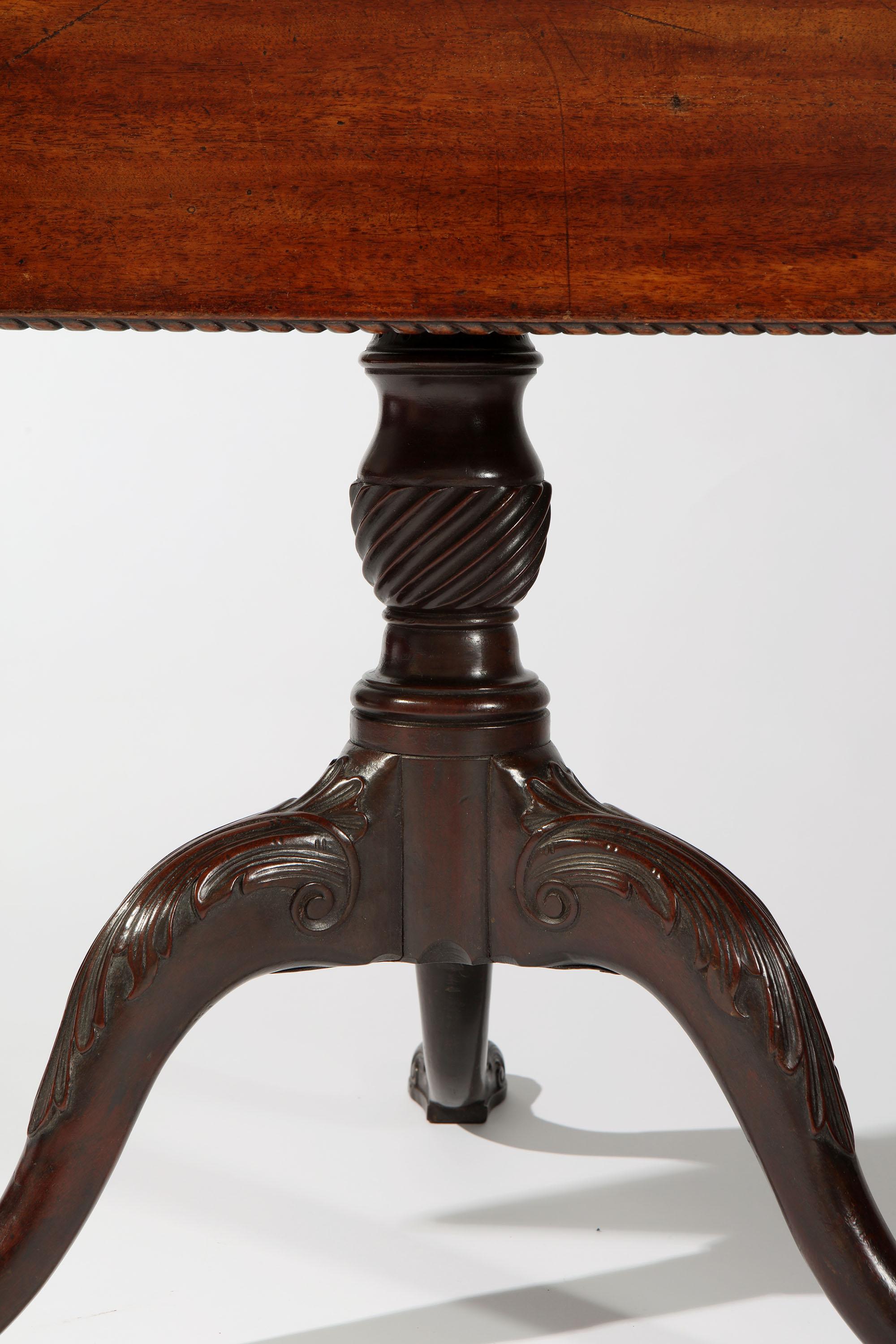 Chippendale-Mahagoni-Dreibein-Tisch, George II. im Angebot 7