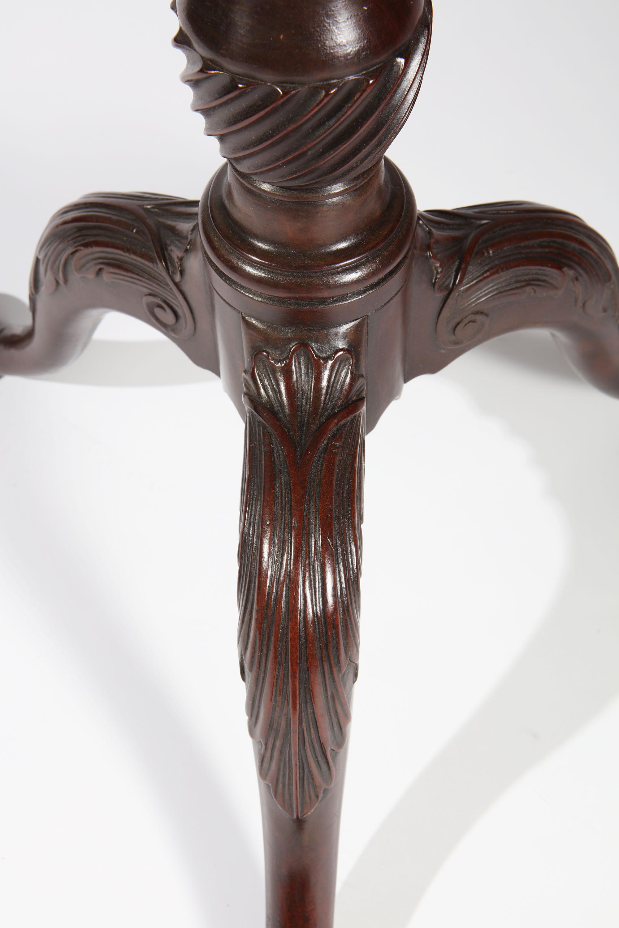 English George II Chippendale Mahogany Tripod Table For Sale