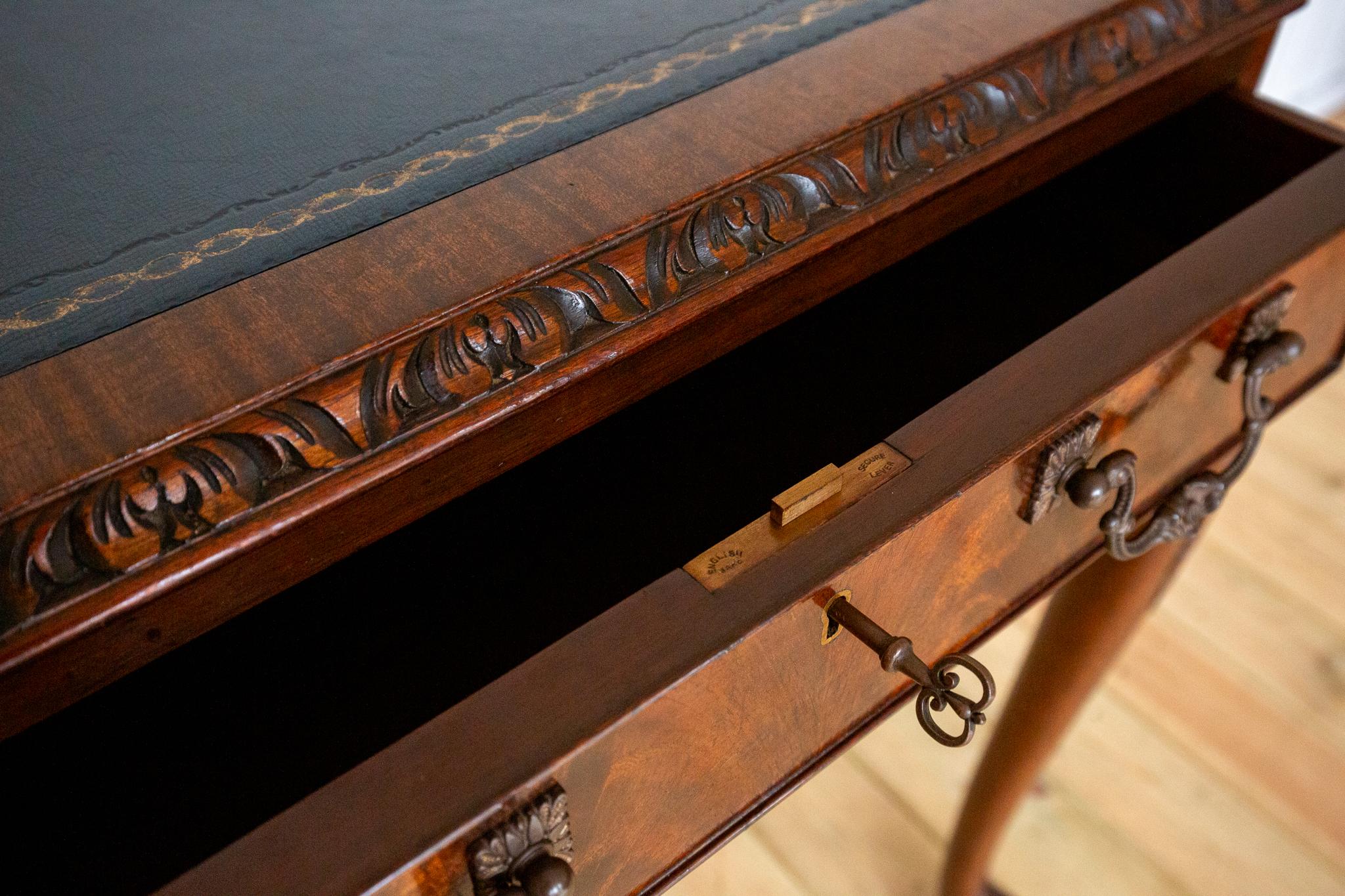XVIII secolo George II Chippendale Style Desk Mahogany Leather Top Antique Console Side Table in vendita