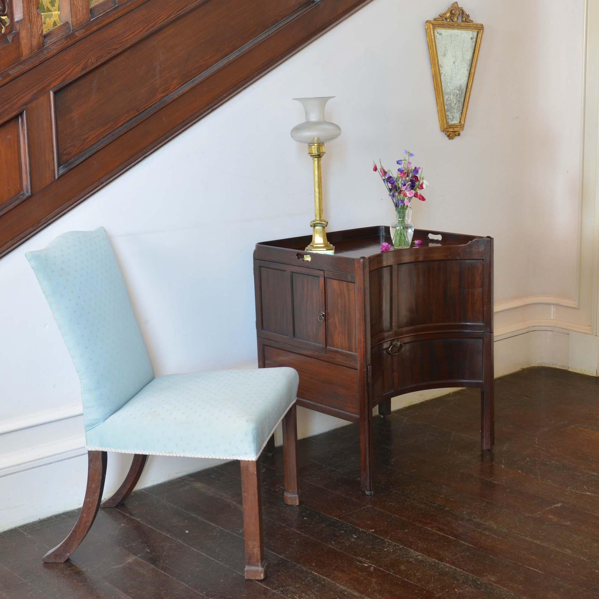 18th Century George II concave mahogany commode For Sale