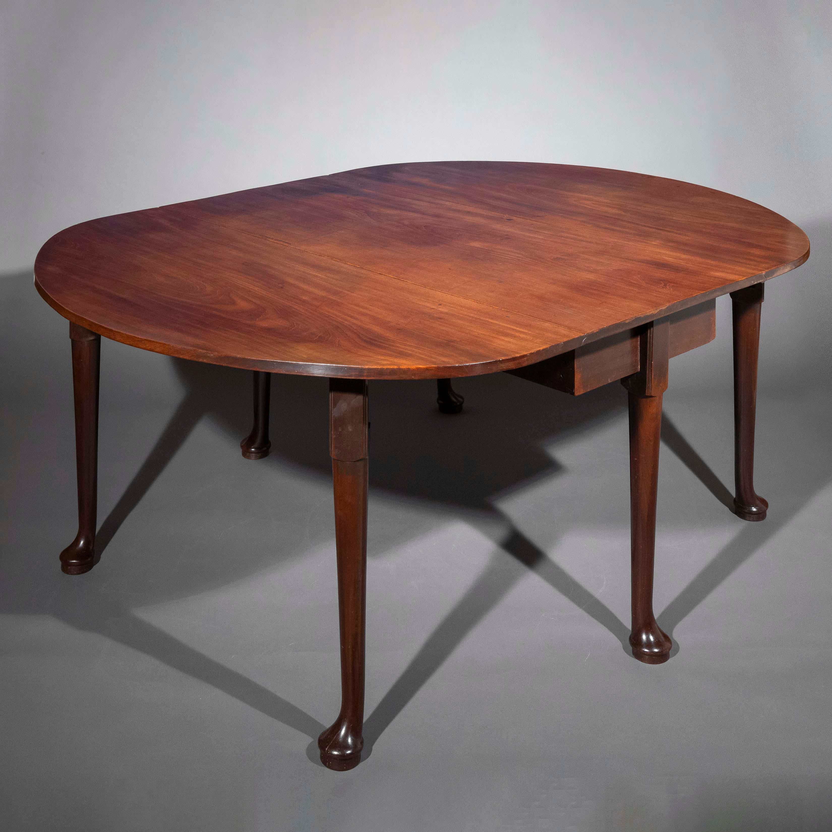 18th Century George II Drop-Leaf Dining Table For Sale 5