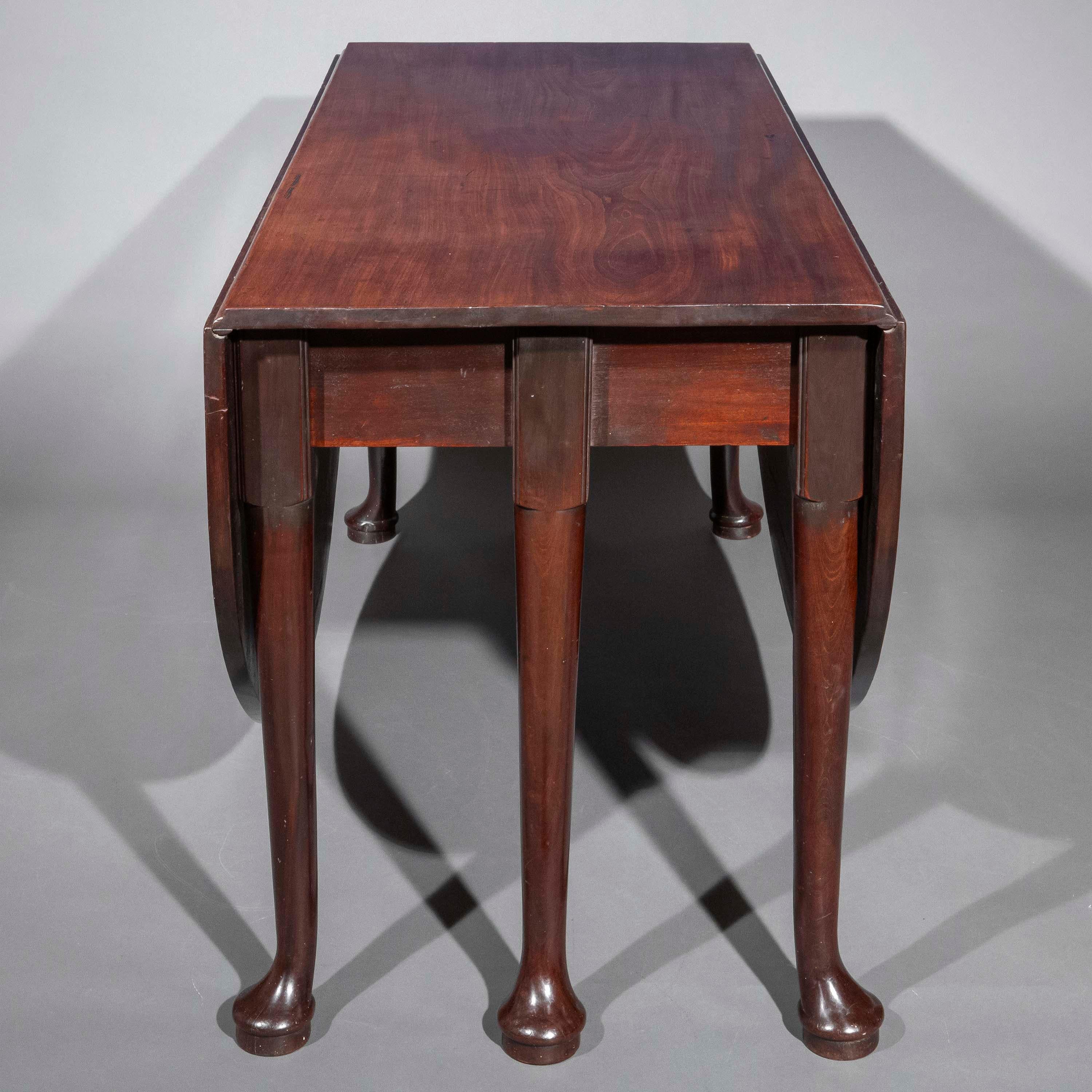 18th Century George II Drop-Leaf Dining Table For Sale 8