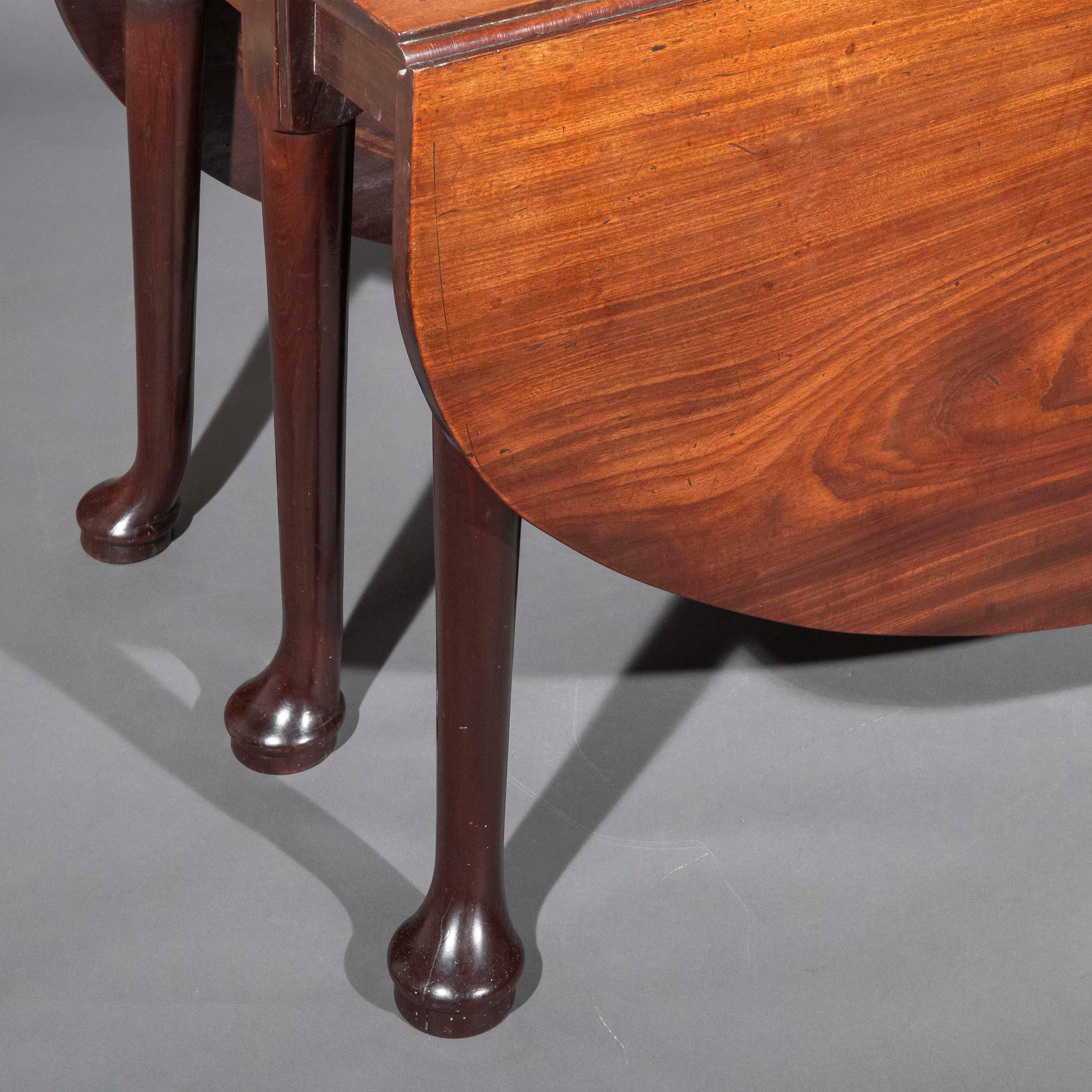 18th Century George II Drop-Leaf Dining Table For Sale 3