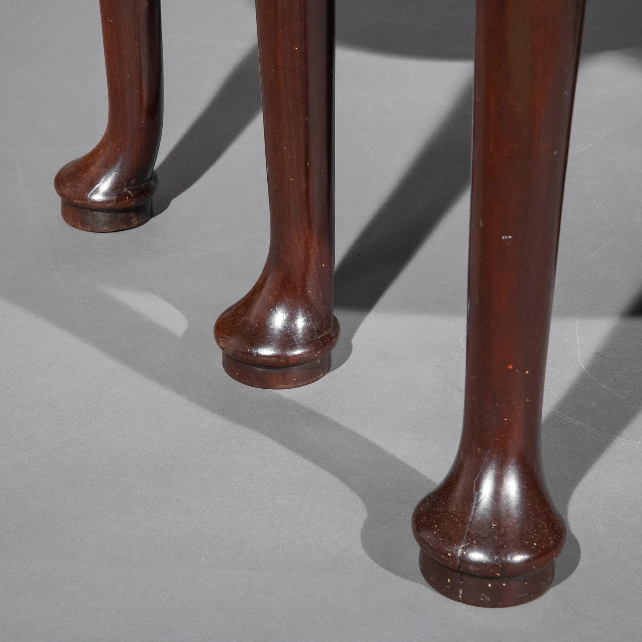 18th Century George II Drop-Leaf Dining Table For Sale 4