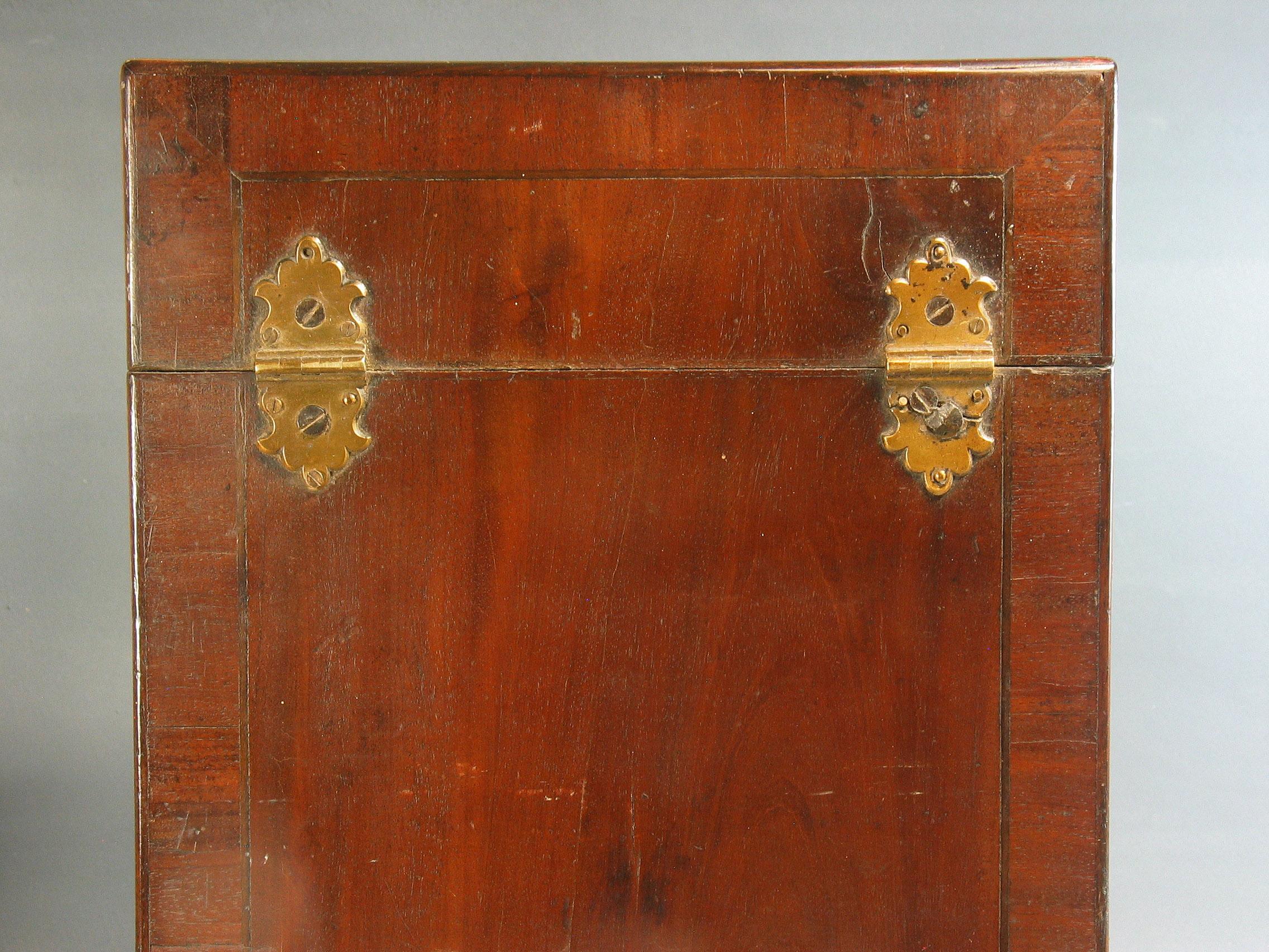 George II Cross Banded Mahogany Cutlery Box, circa 1760 For Sale 2