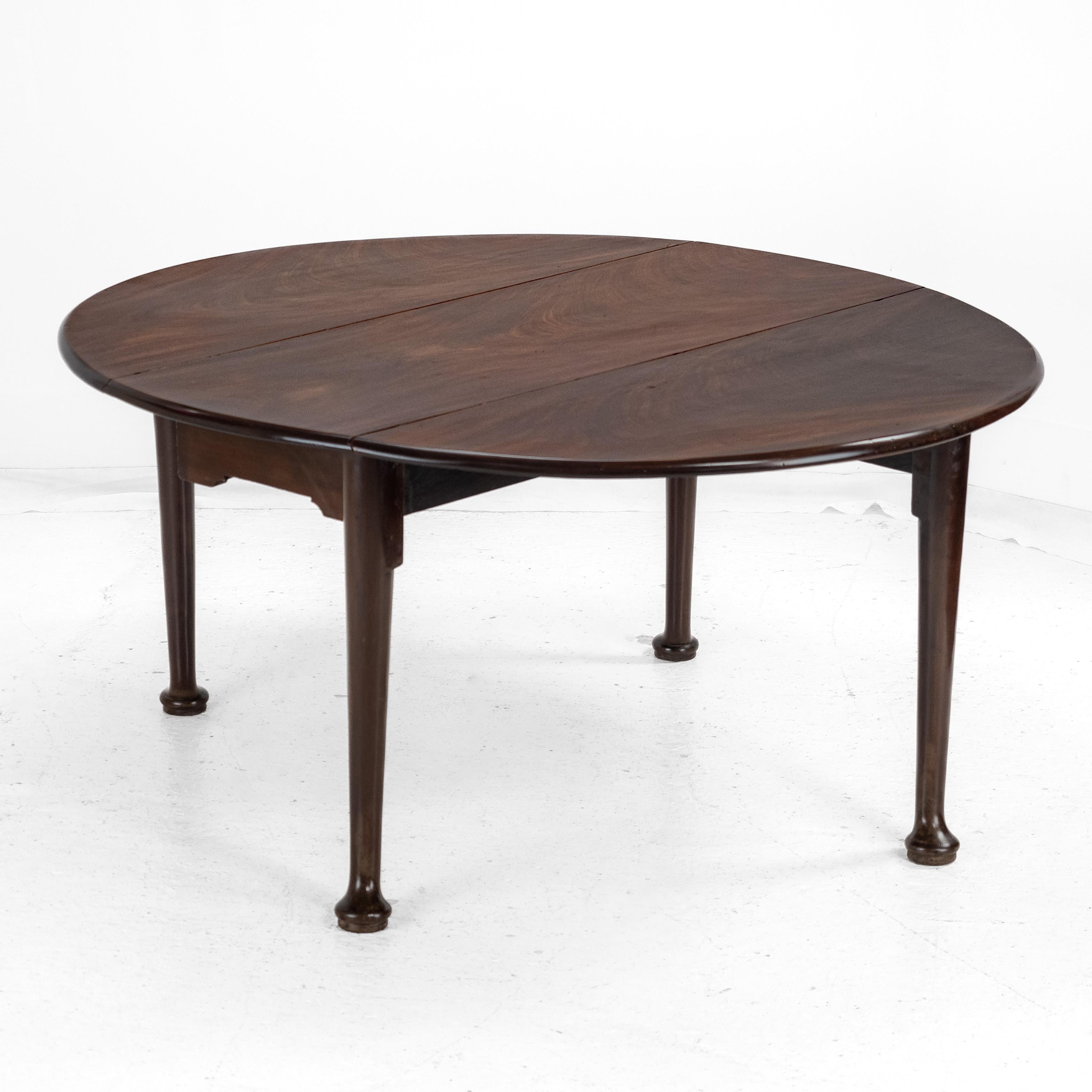 George II Kubanisches Mahagoni Tor-Bein Tropfen-Blatt Oval Esstisch mit Pad-Füße im Zustand „Gut“ im Angebot in Leeds, GB