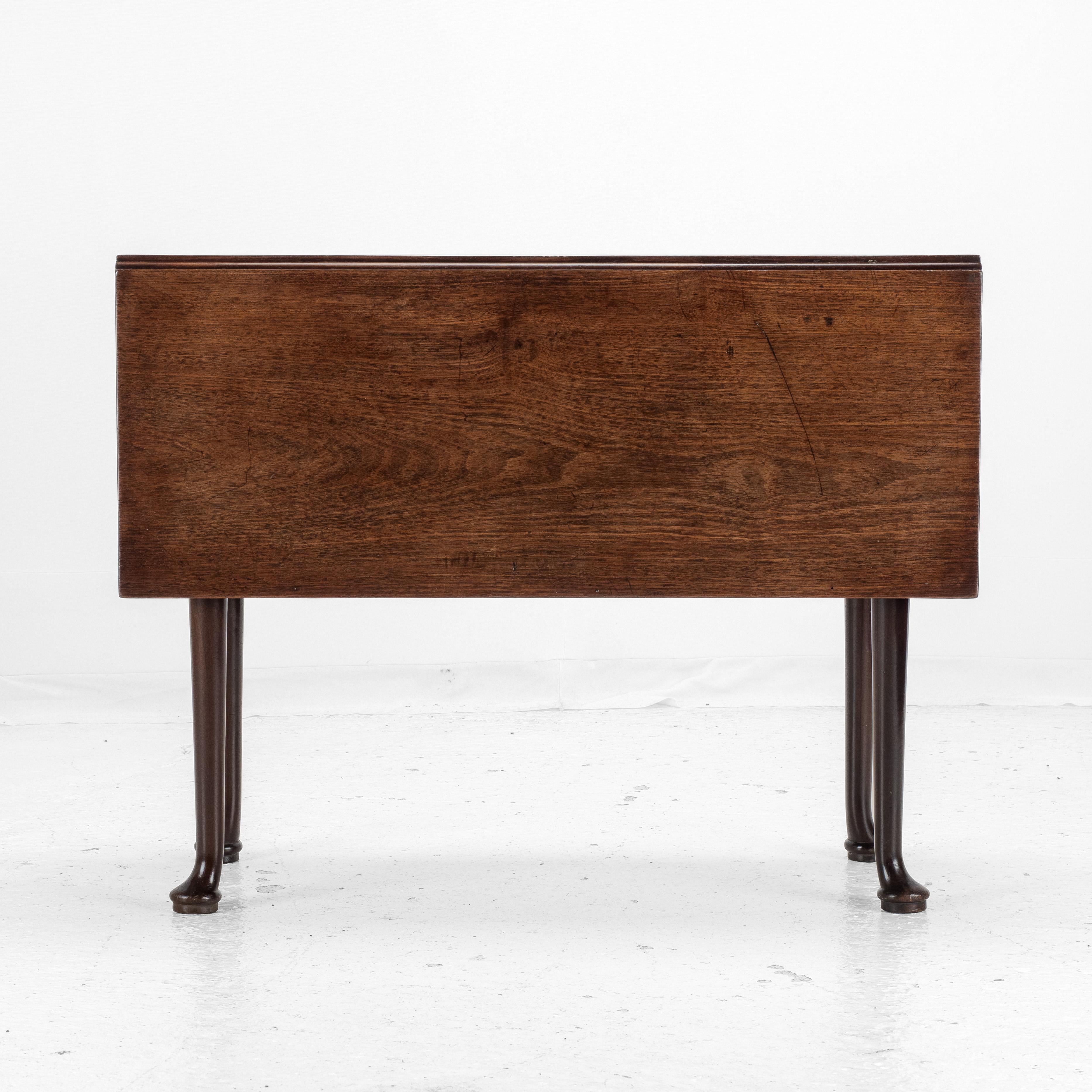Mesa de Comedor de Caoba Jorge II con Pequeña Hoja Caída y Pie Acolchado c1740 (Georgian Side) en venta 13