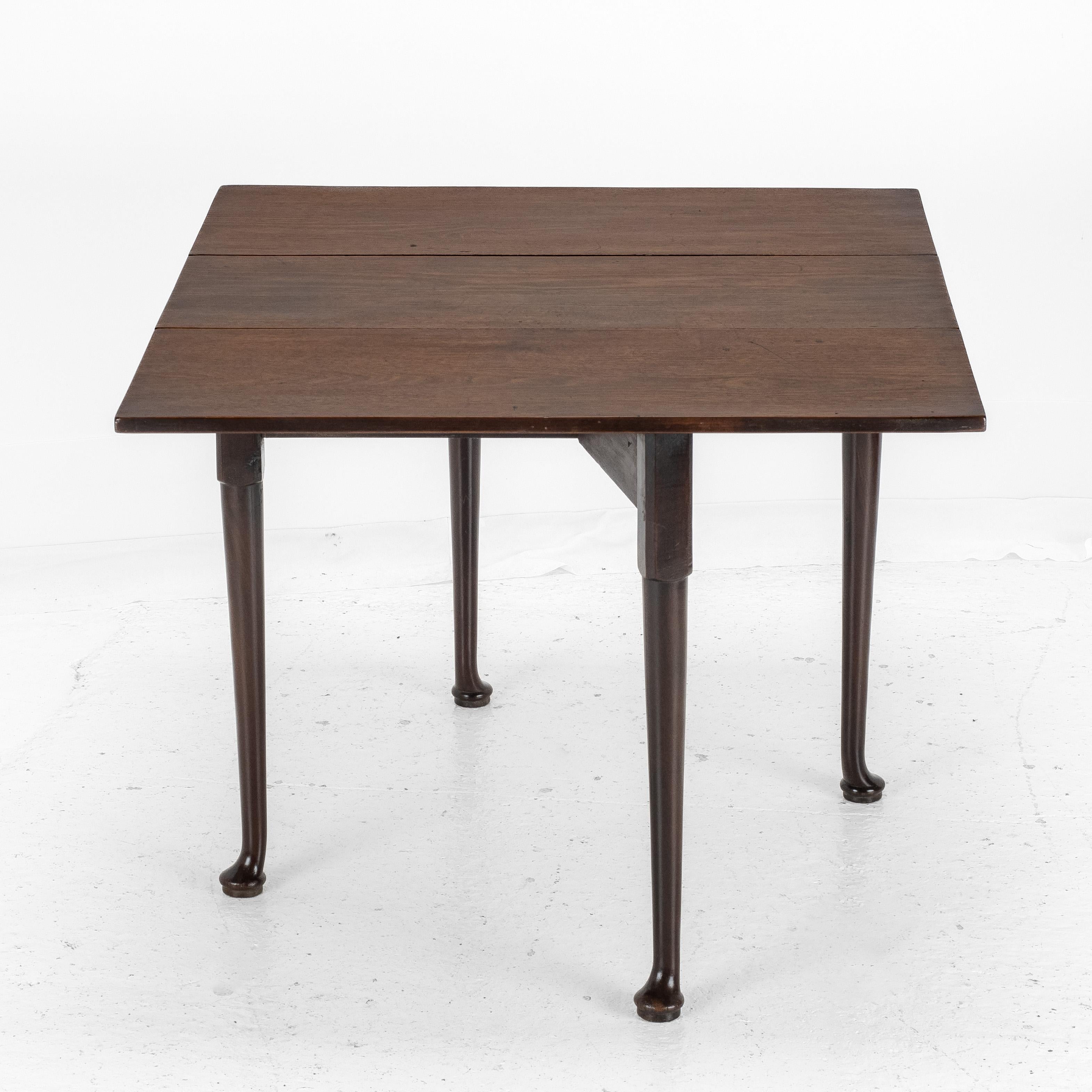 Mesa de Comedor de Caoba Jorge II con Pequeña Hoja Caída y Pie Acolchado c1740 (Georgian Side) en venta 1