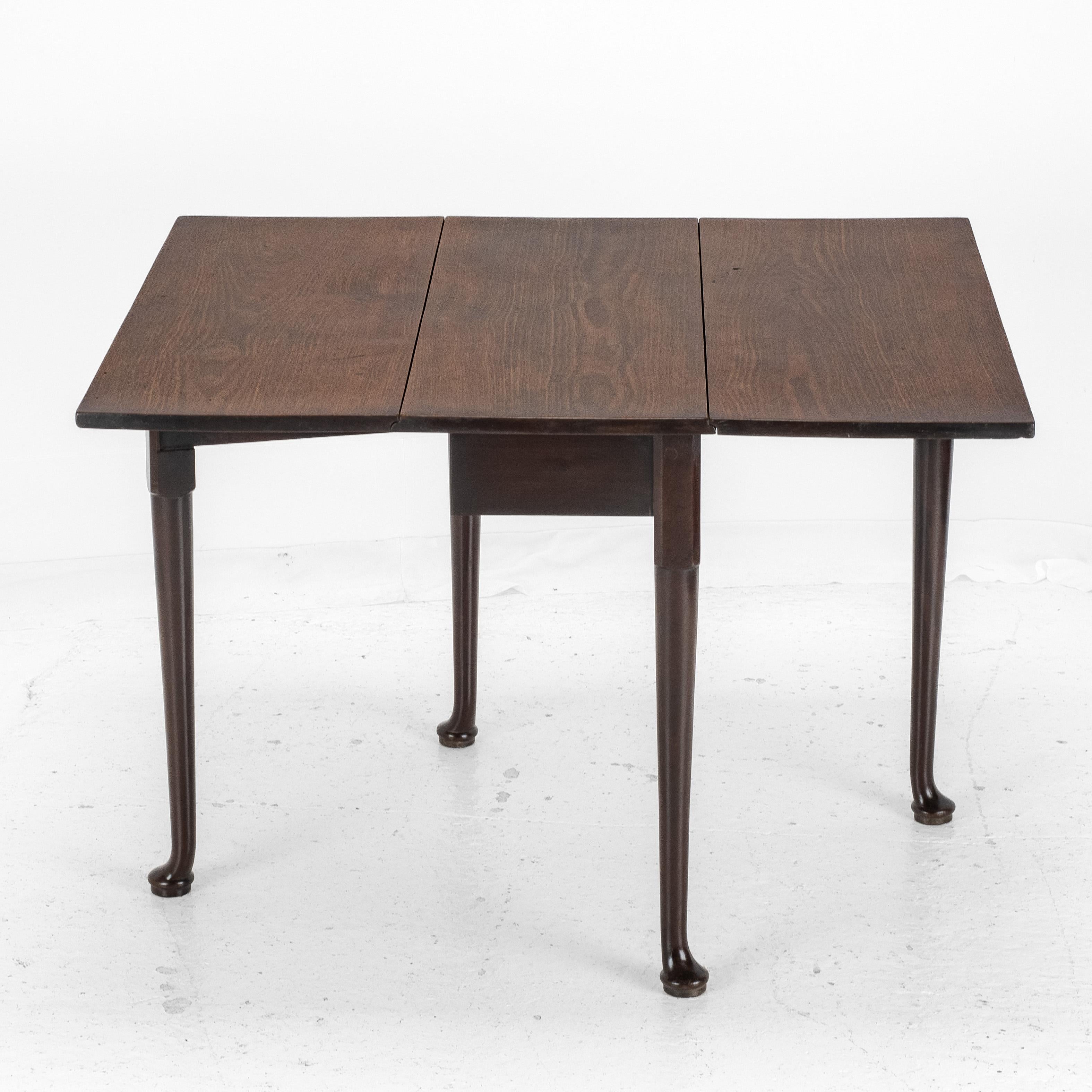 Mesa de Comedor de Caoba Jorge II con Pequeña Hoja Caída y Pie Acolchado c1740 (Georgian Side) en venta 2