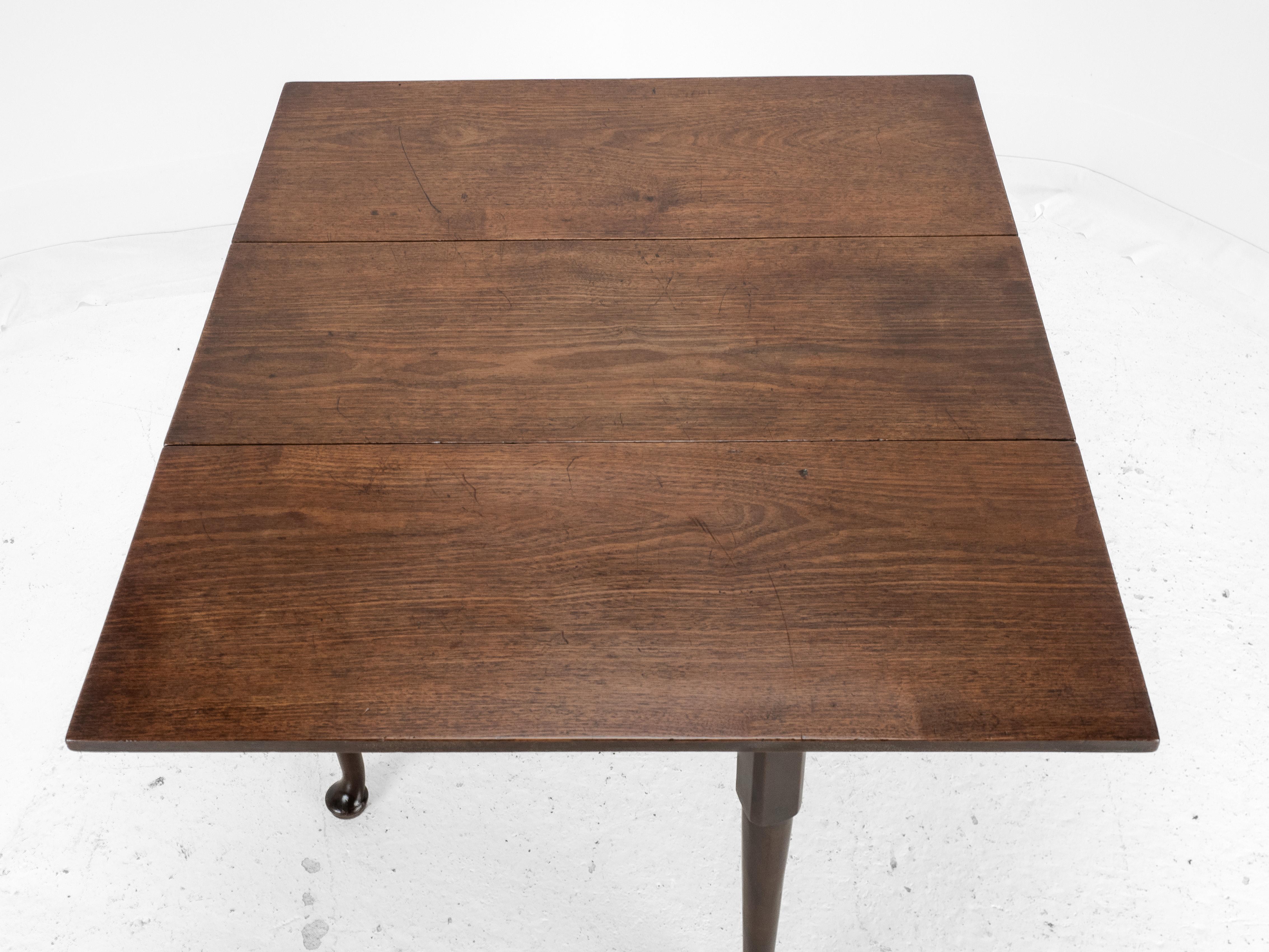 Mesa de Comedor de Caoba Jorge II con Pequeña Hoja Caída y Pie Acolchado c1740 (Georgian Side) en venta 4