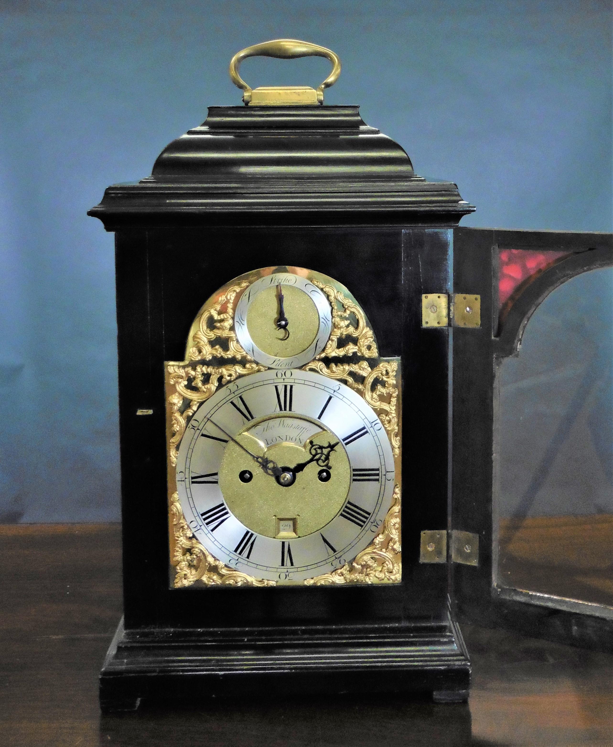 Horloge de chevalet anglaise George II en bois d'ébène de Thomas Wagstaffe, Londres en vente 4