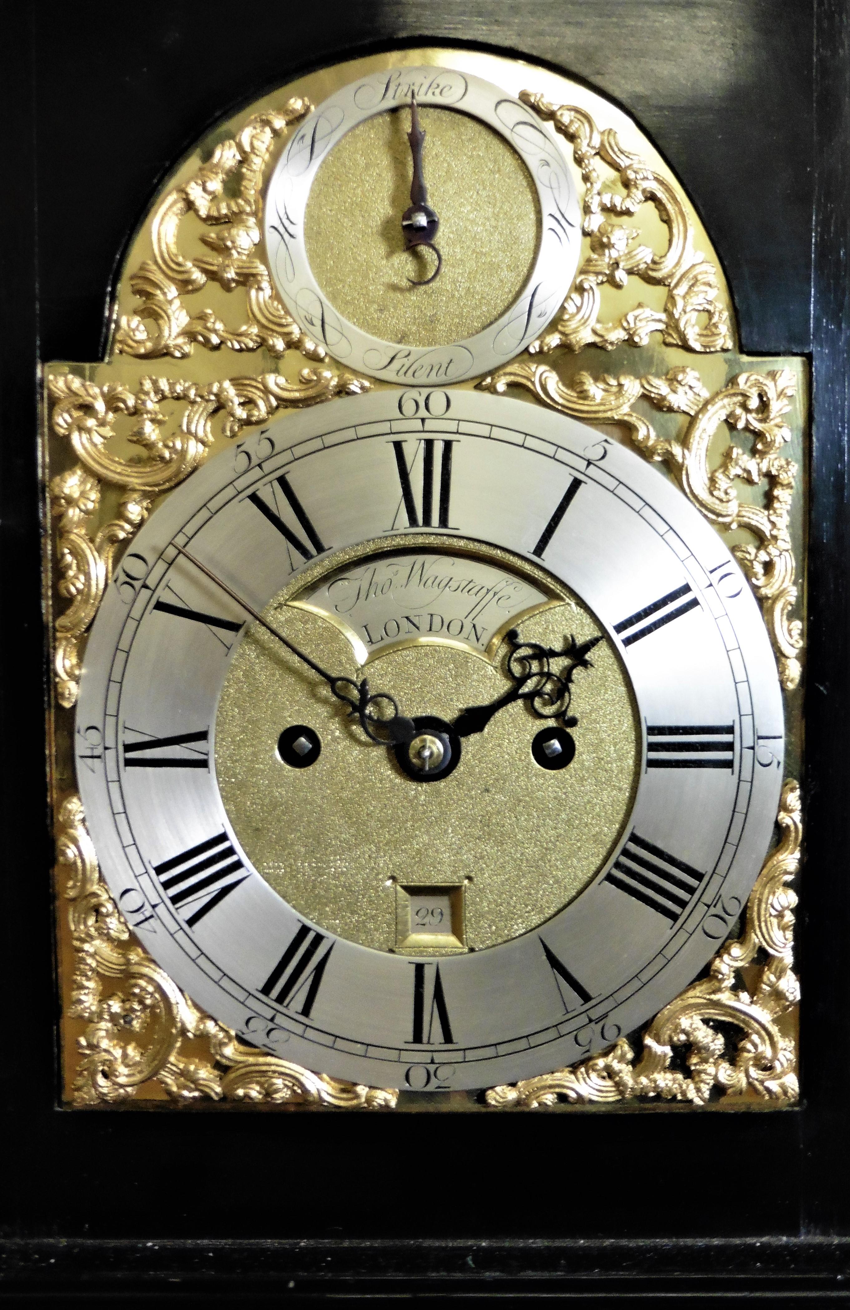 Horloge de chevalet anglaise George II en bois d'ébène de Thomas Wagstaffe, Londres en vente 5