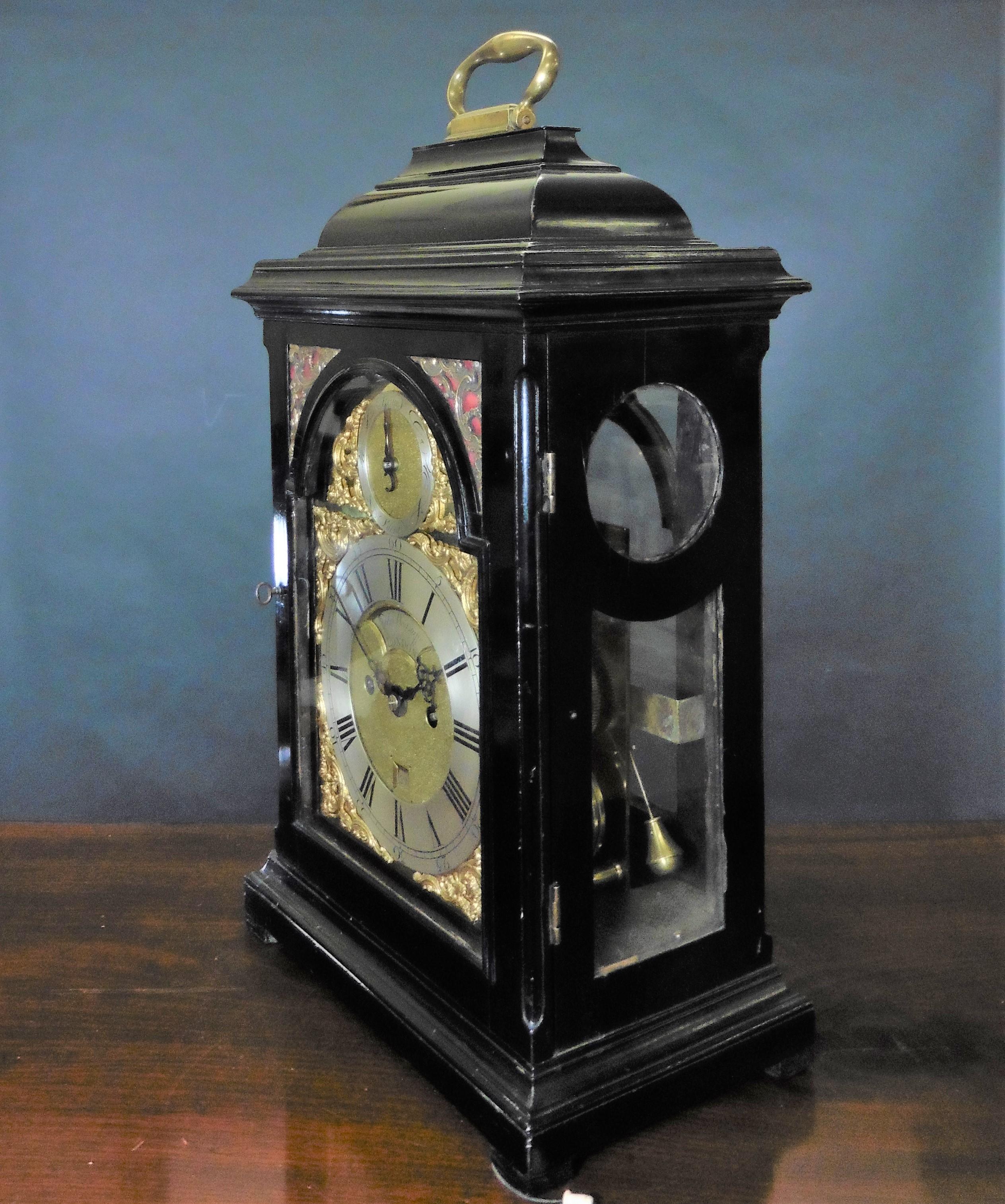 Milieu du XVIIIe siècle Horloge de chevalet anglaise George II en bois d'ébène de Thomas Wagstaffe, Londres en vente