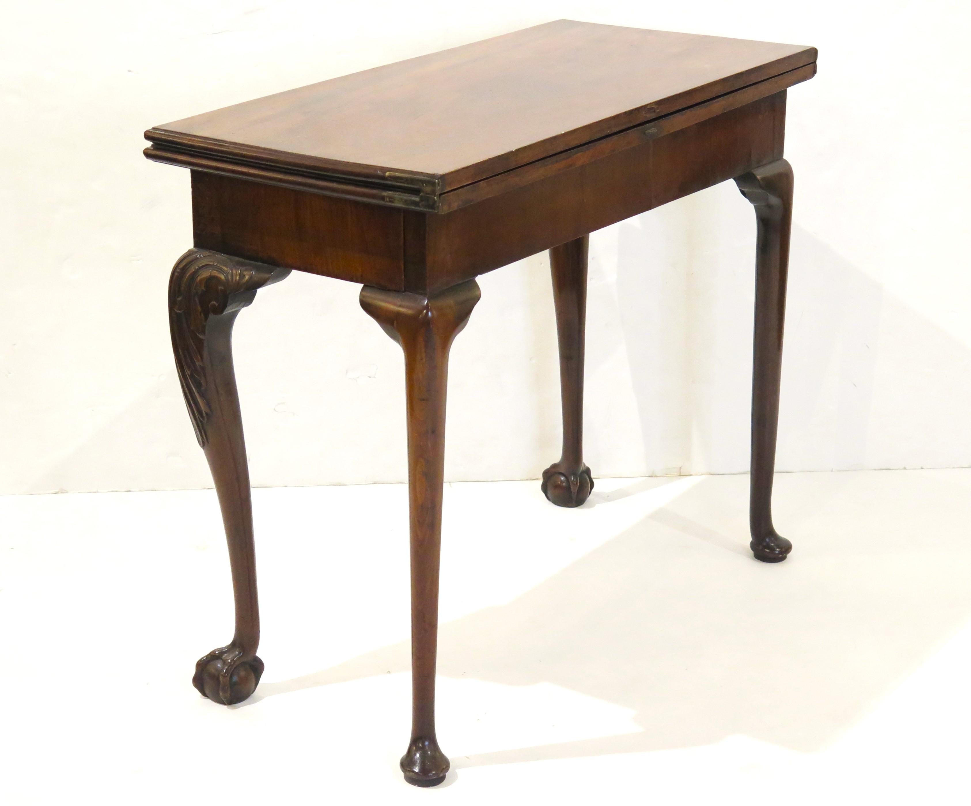George II Mahogany Card / Tea Table with Concertina Action In Good Condition For Sale In Dallas, TX