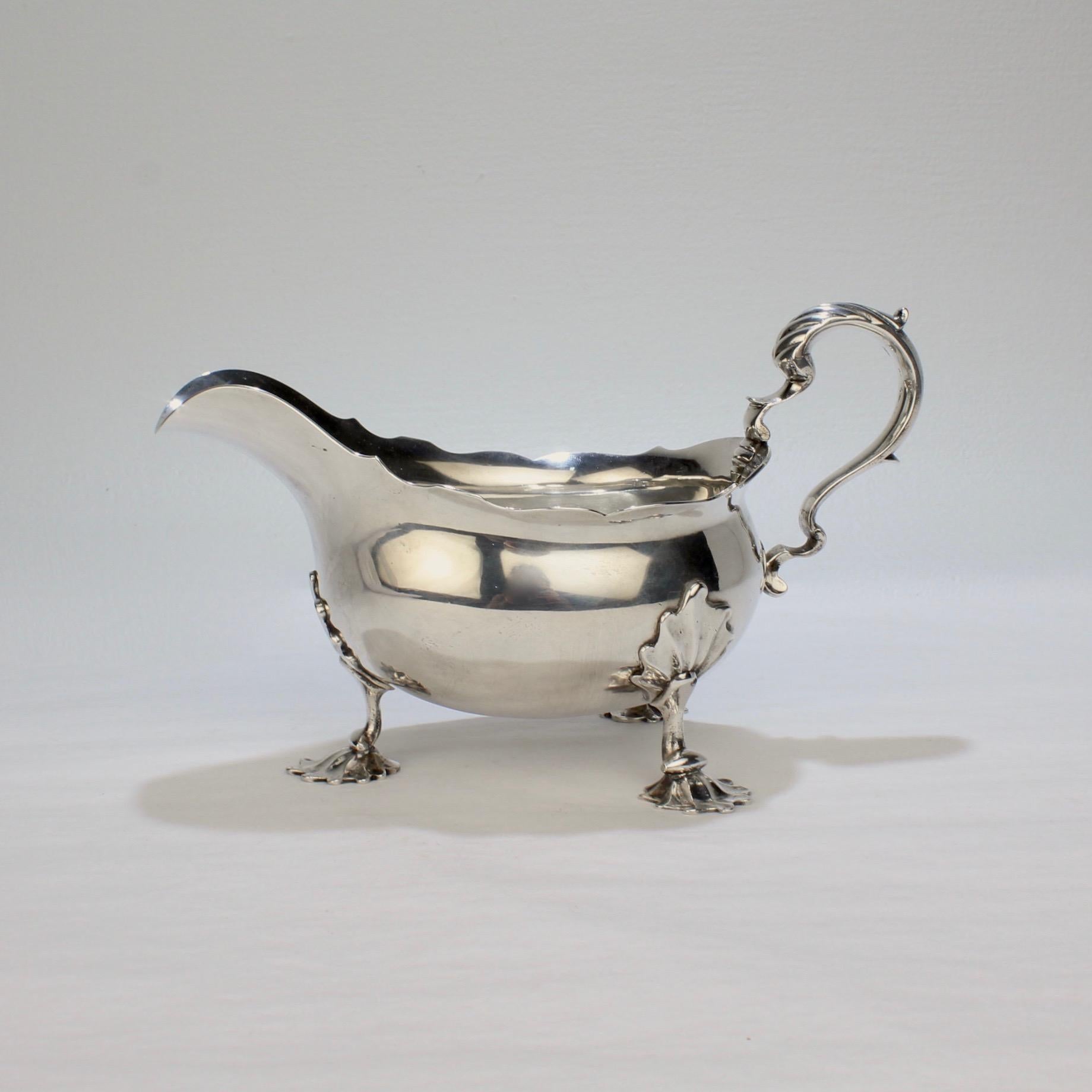 George II English Sterling Silver Gravy or Sauce Boat by George Hunter, 1751 In Good Condition In Philadelphia, PA