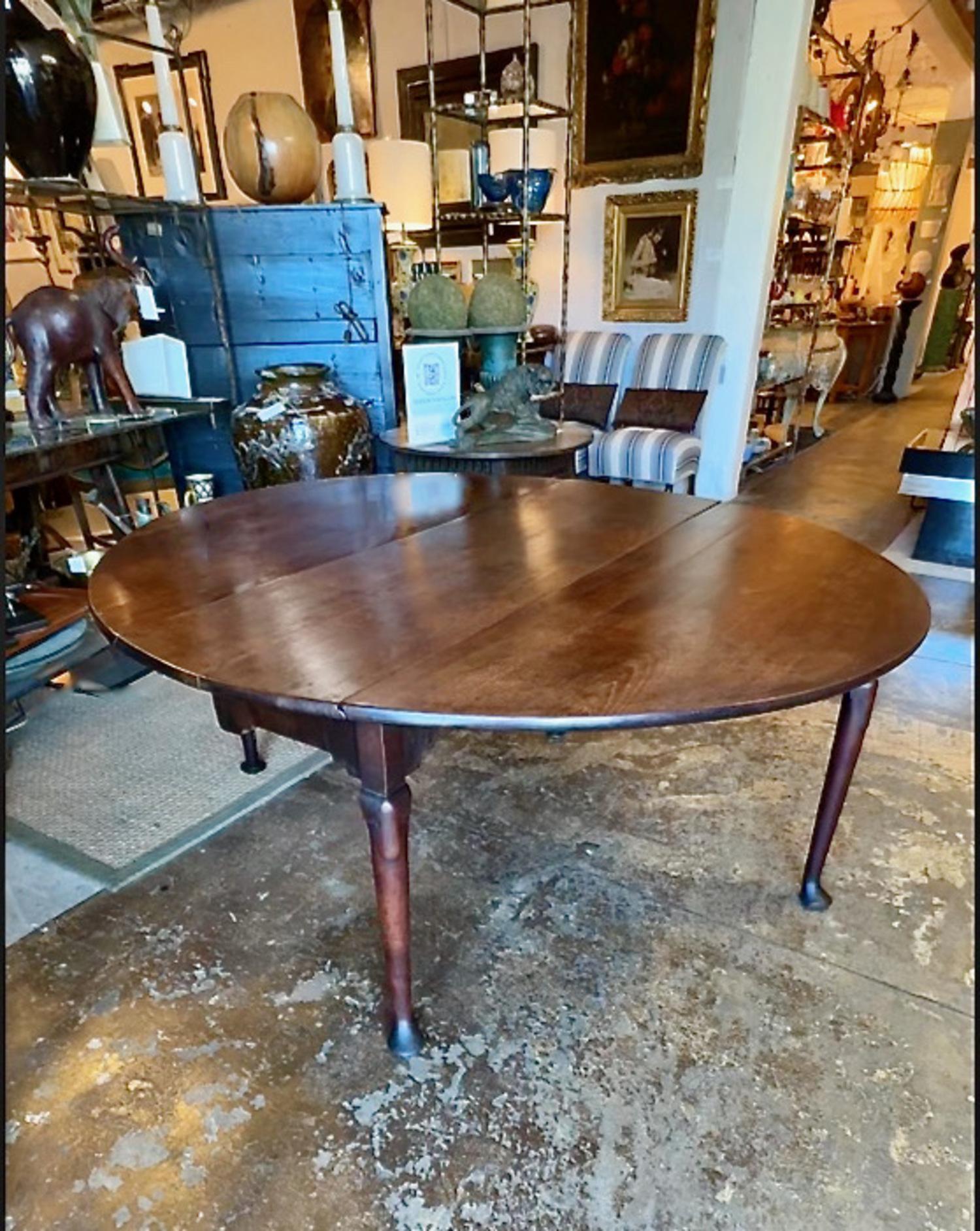 English George II Gateleg Dining Table For Sale