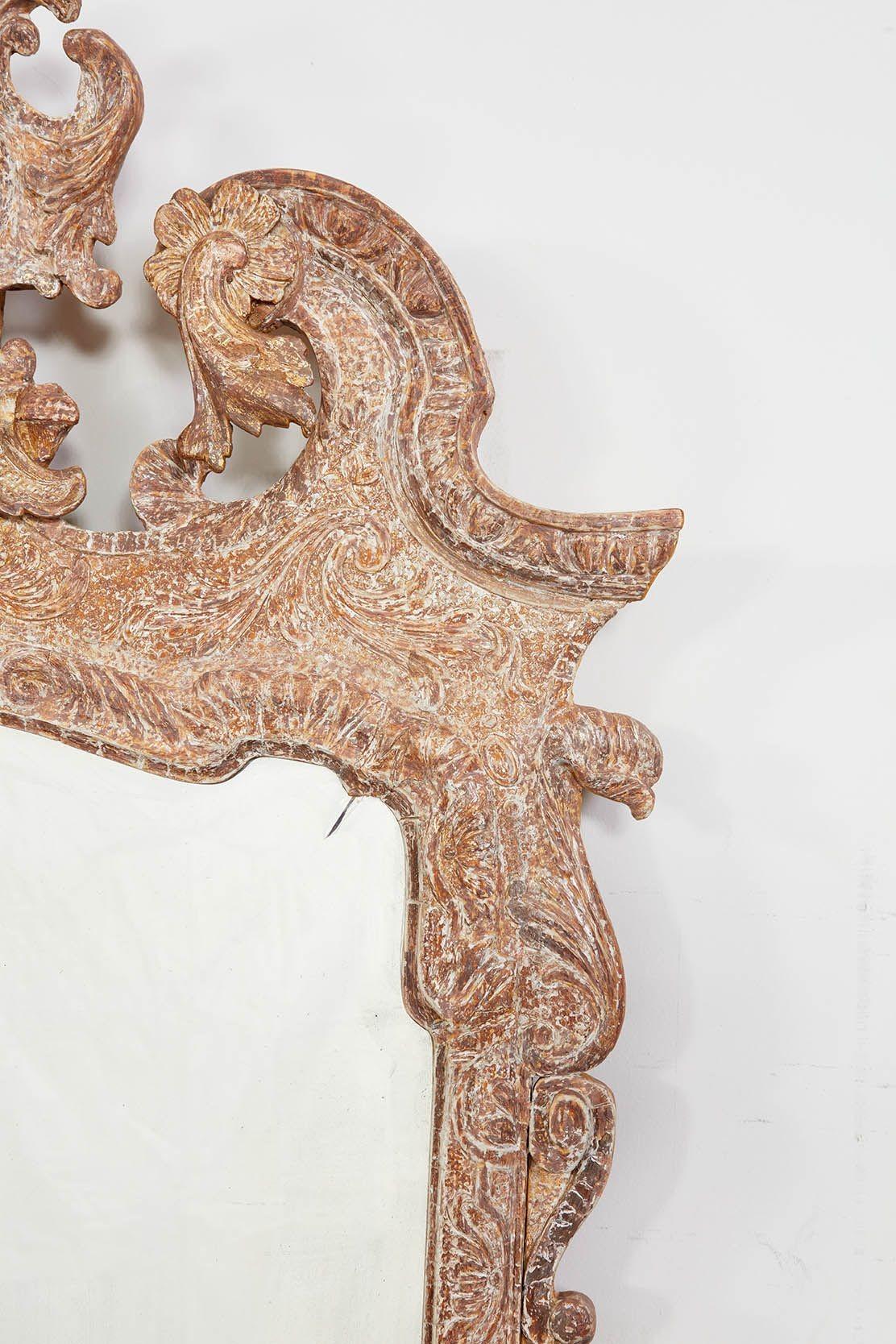 George II Gesso Carved Gilt Mirror In Good Condition For Sale In Greenwich, CT