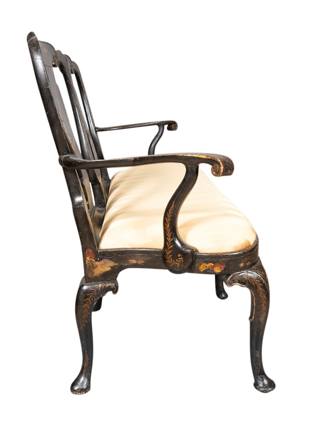 Settee George II dorée et polychrome en laque japonaise en vente 1