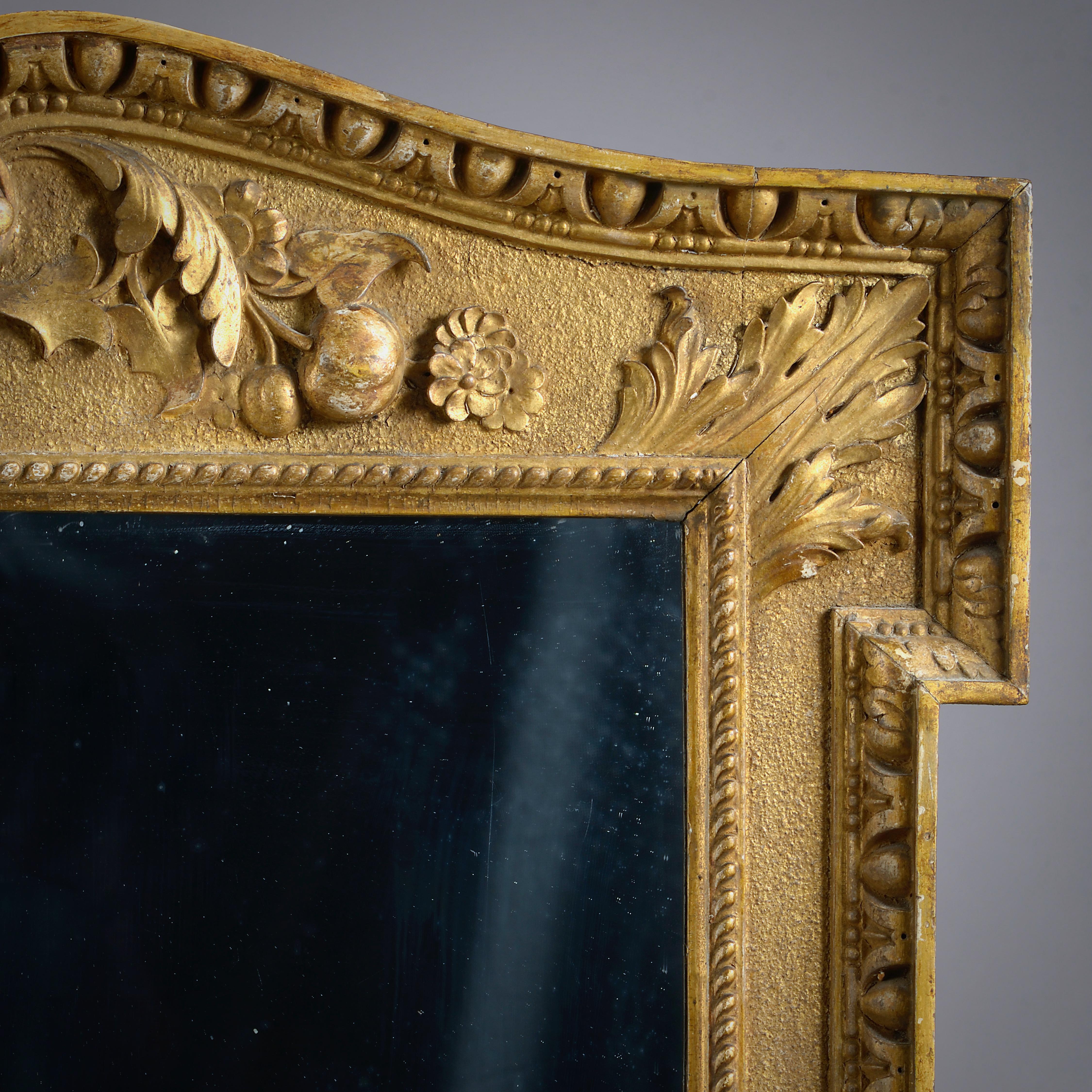 XVIIIe siècle Miroir en bois doré George II en vente
