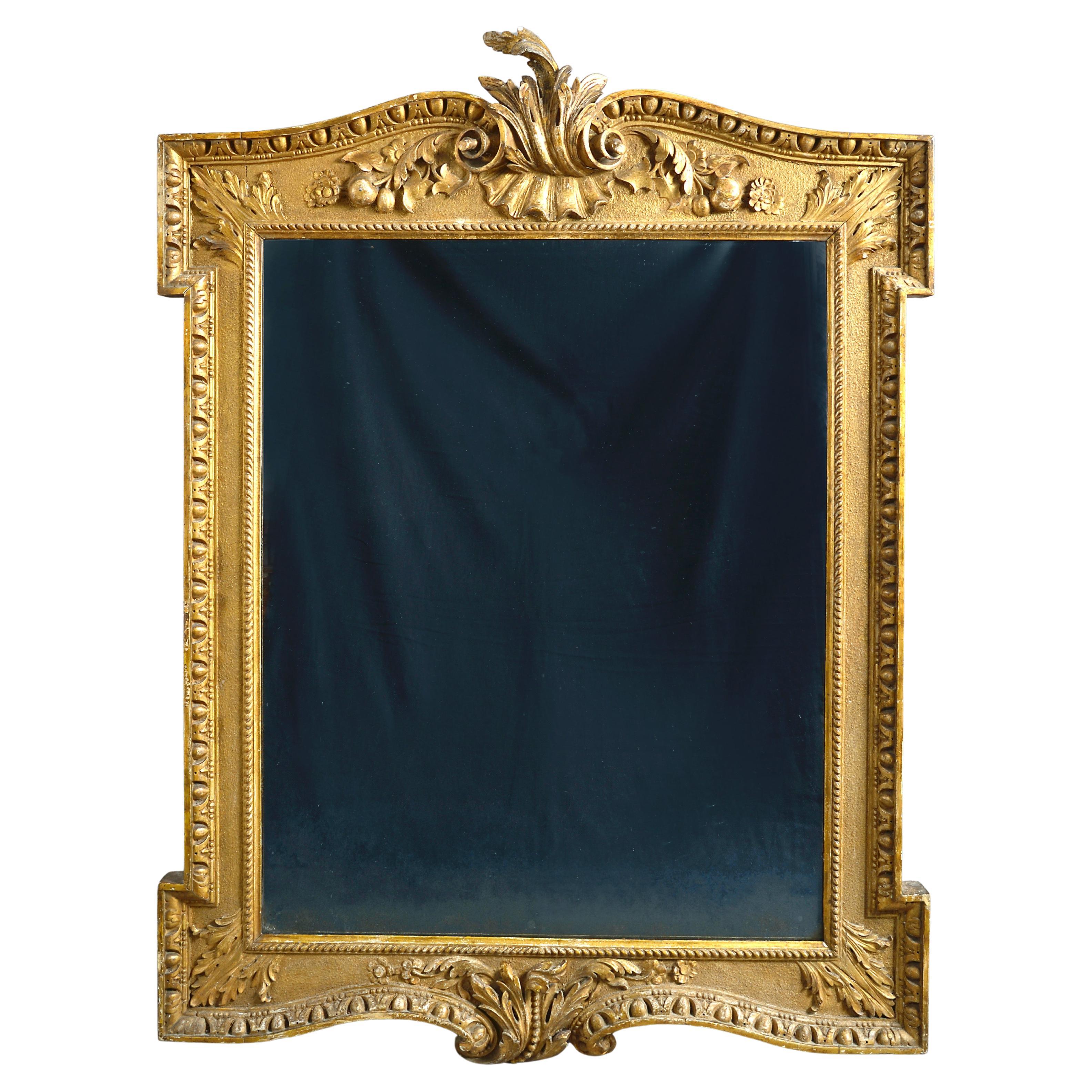 Miroir en bois doré George II en vente