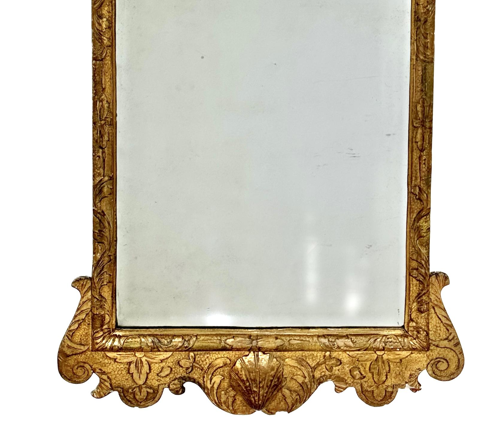 XVIIIe siècle et antérieur Miroir encadré en bois doré George II en vente
