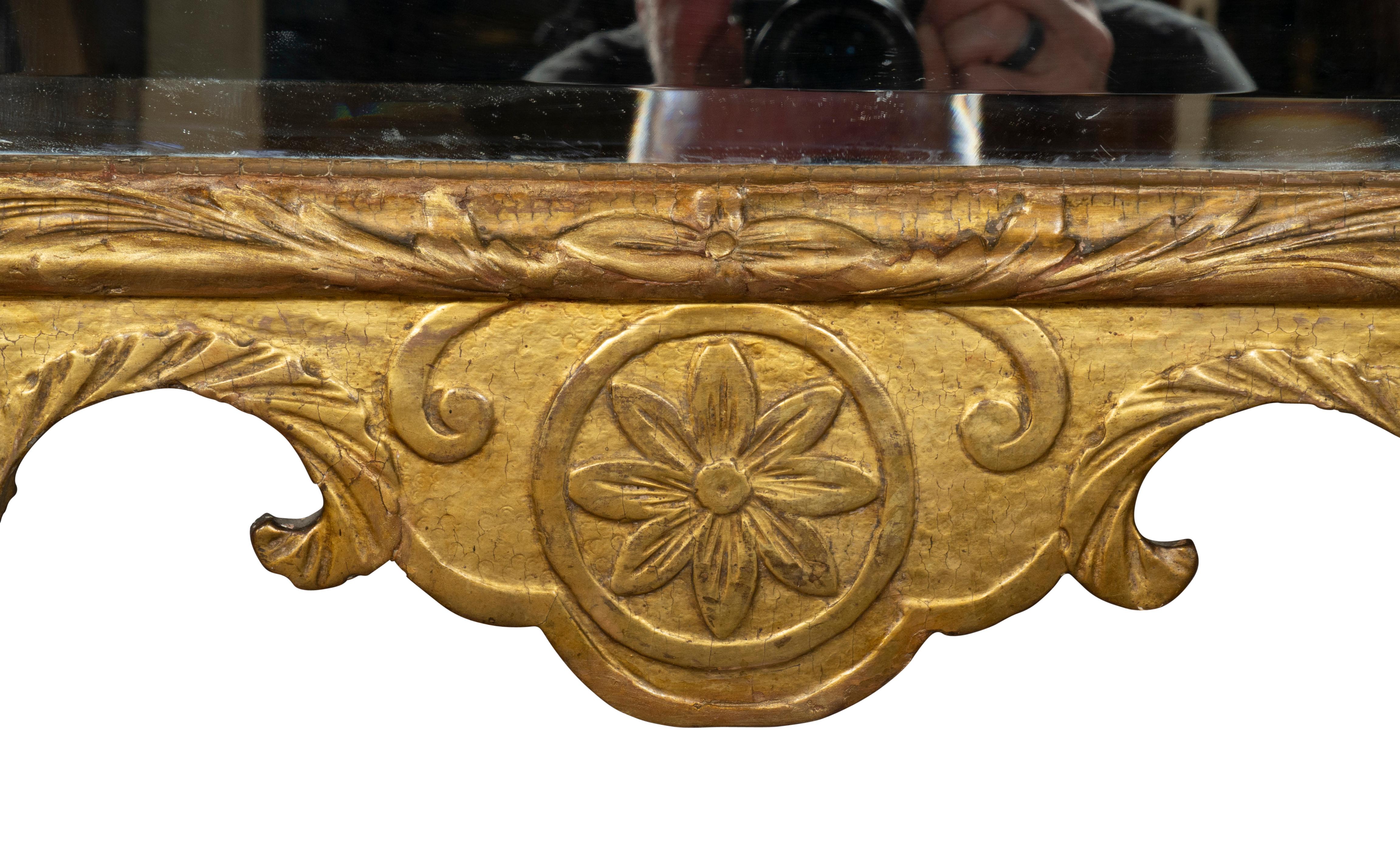 Spiegel aus vergoldetem Holz, George II. im Angebot 4