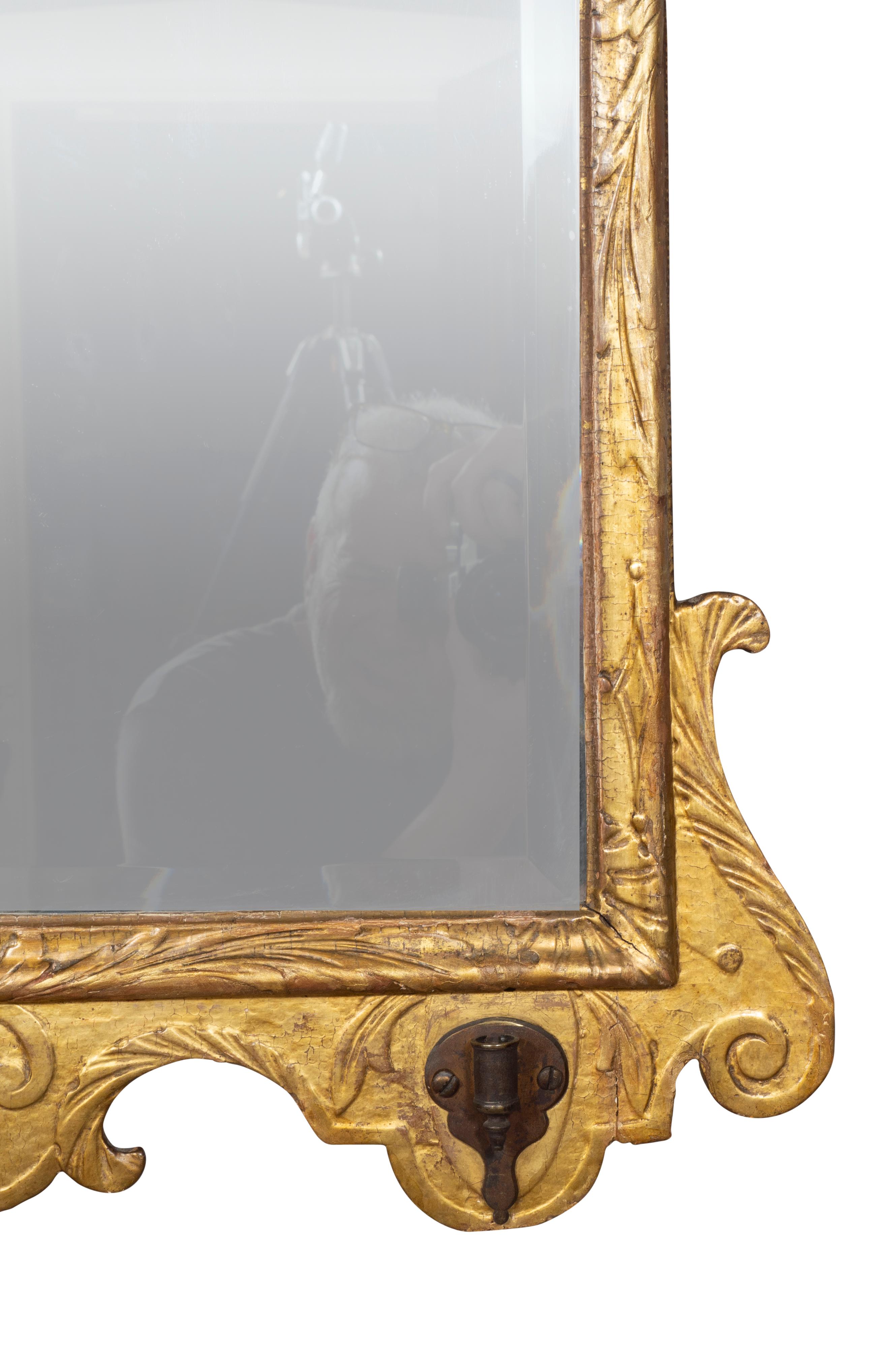 Spiegel aus vergoldetem Holz, George II. im Angebot 3