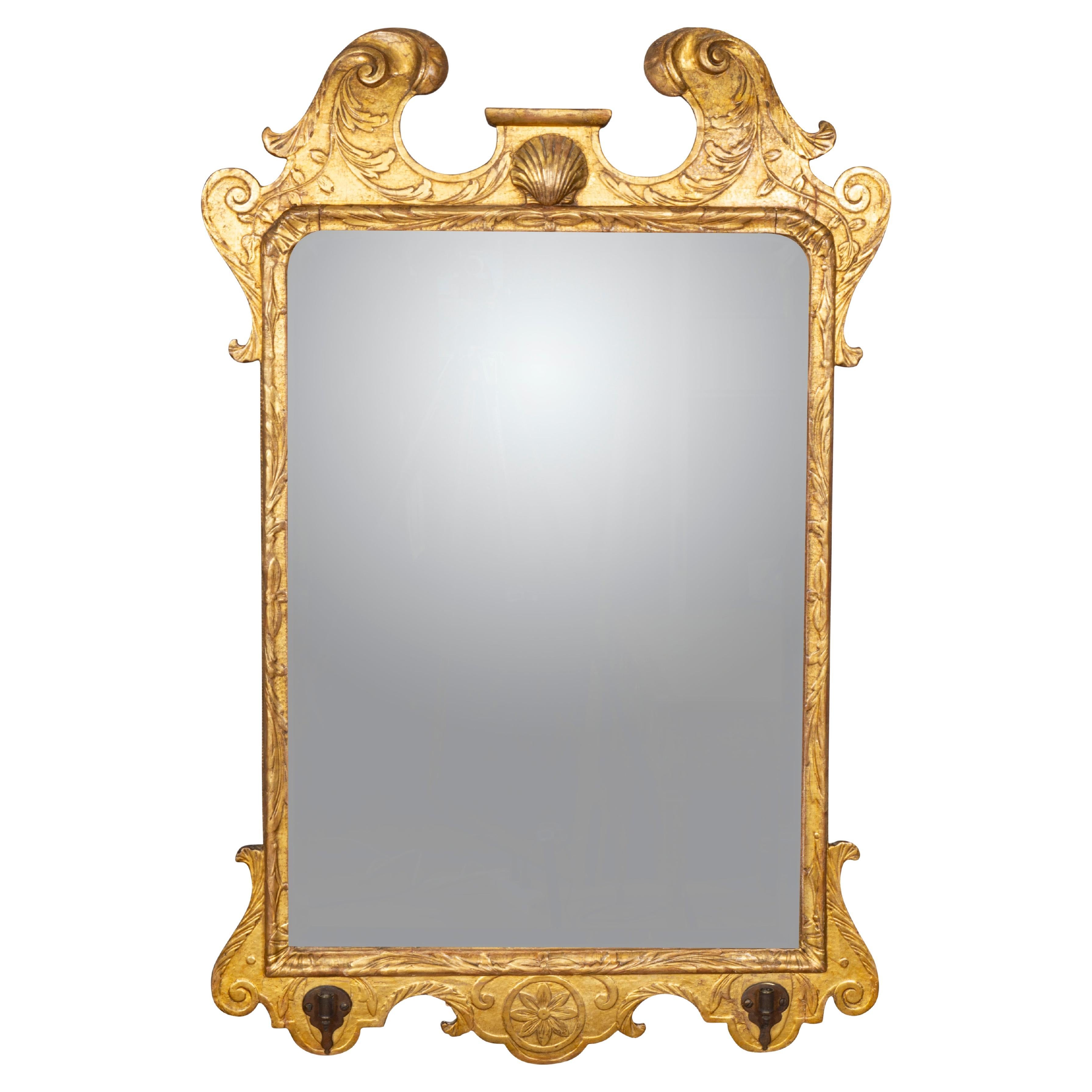Spiegel aus vergoldetem Holz, George II. im Angebot