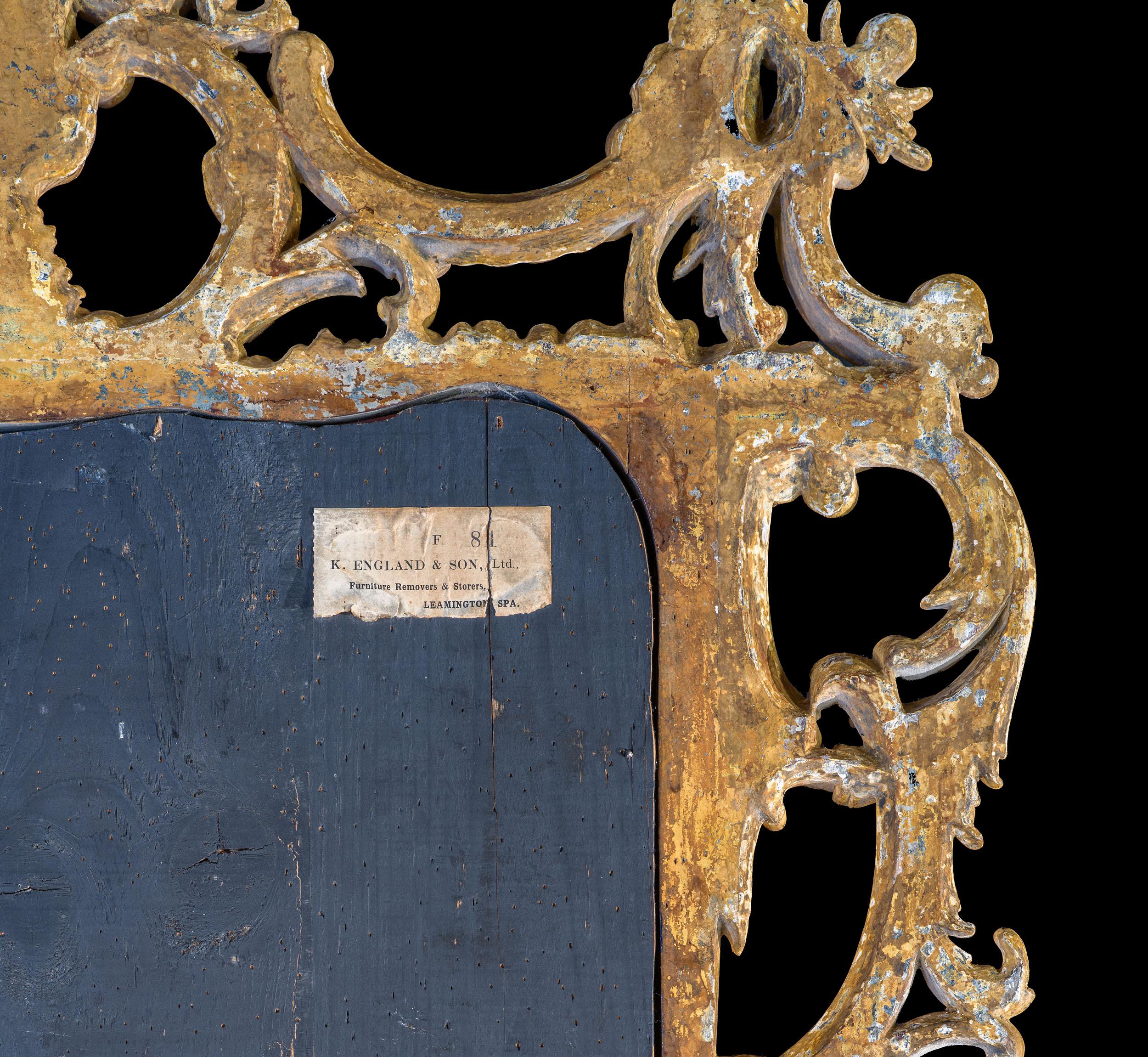 Miroir en bois doré à la manière de Thomas Johnson en vente 1