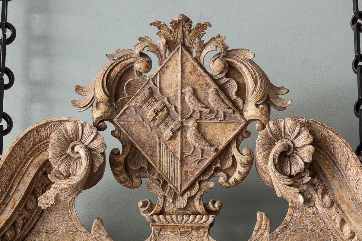 Espejo de muelle de madera dorada Jorge II siglo XVIII en venta