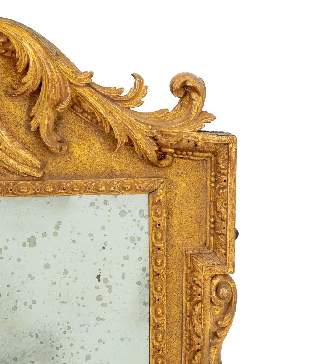 Pareja de espejos de muelle de madera dorada de Jorge II Británico en venta
