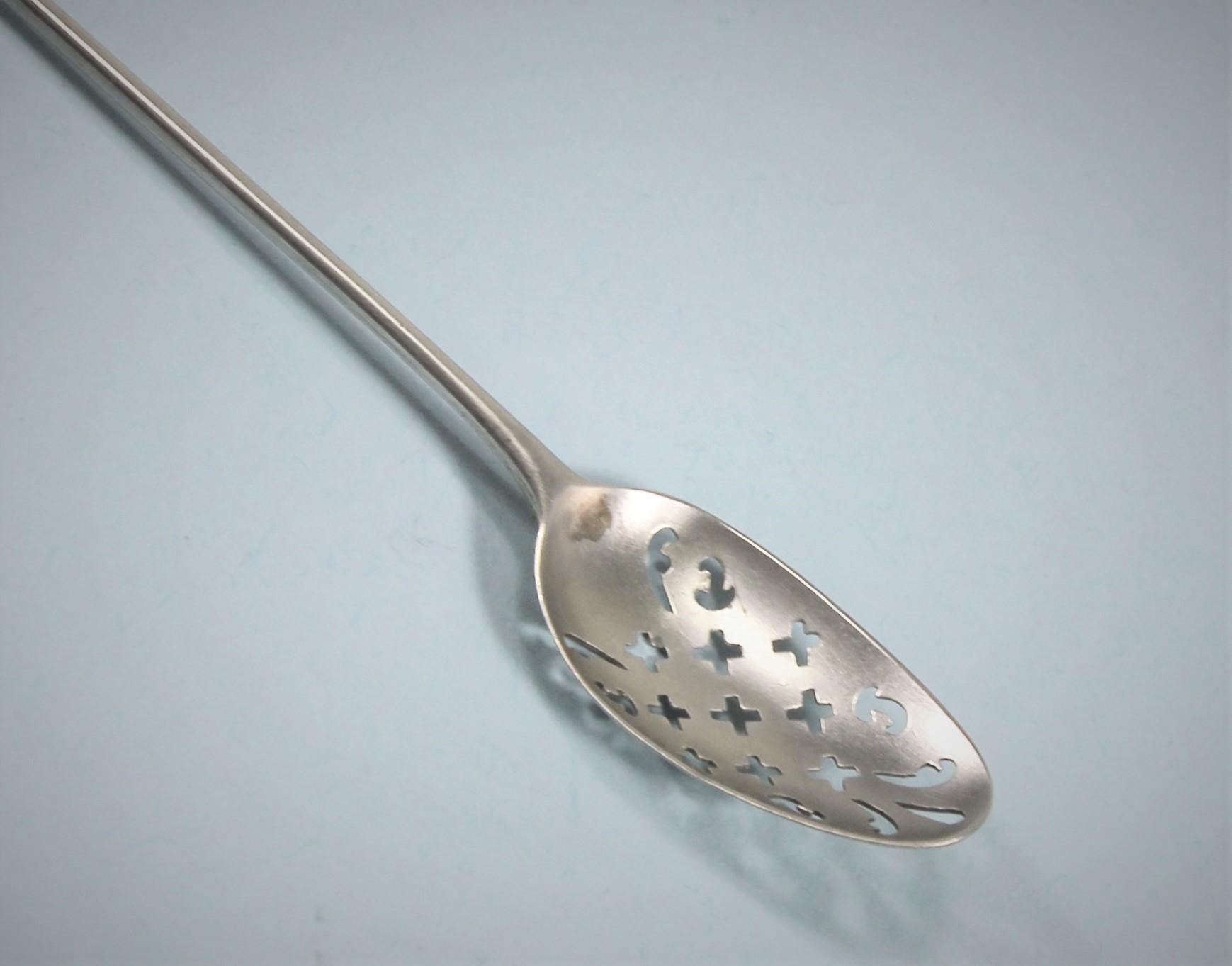 Georgian George II/III Sterling Silver Shellback Mote Spoon, London, circa 1760 For Sale